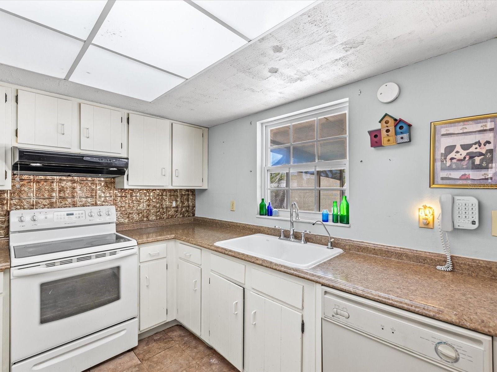 Listing photo id 13 for 11423 Wheeling Drive