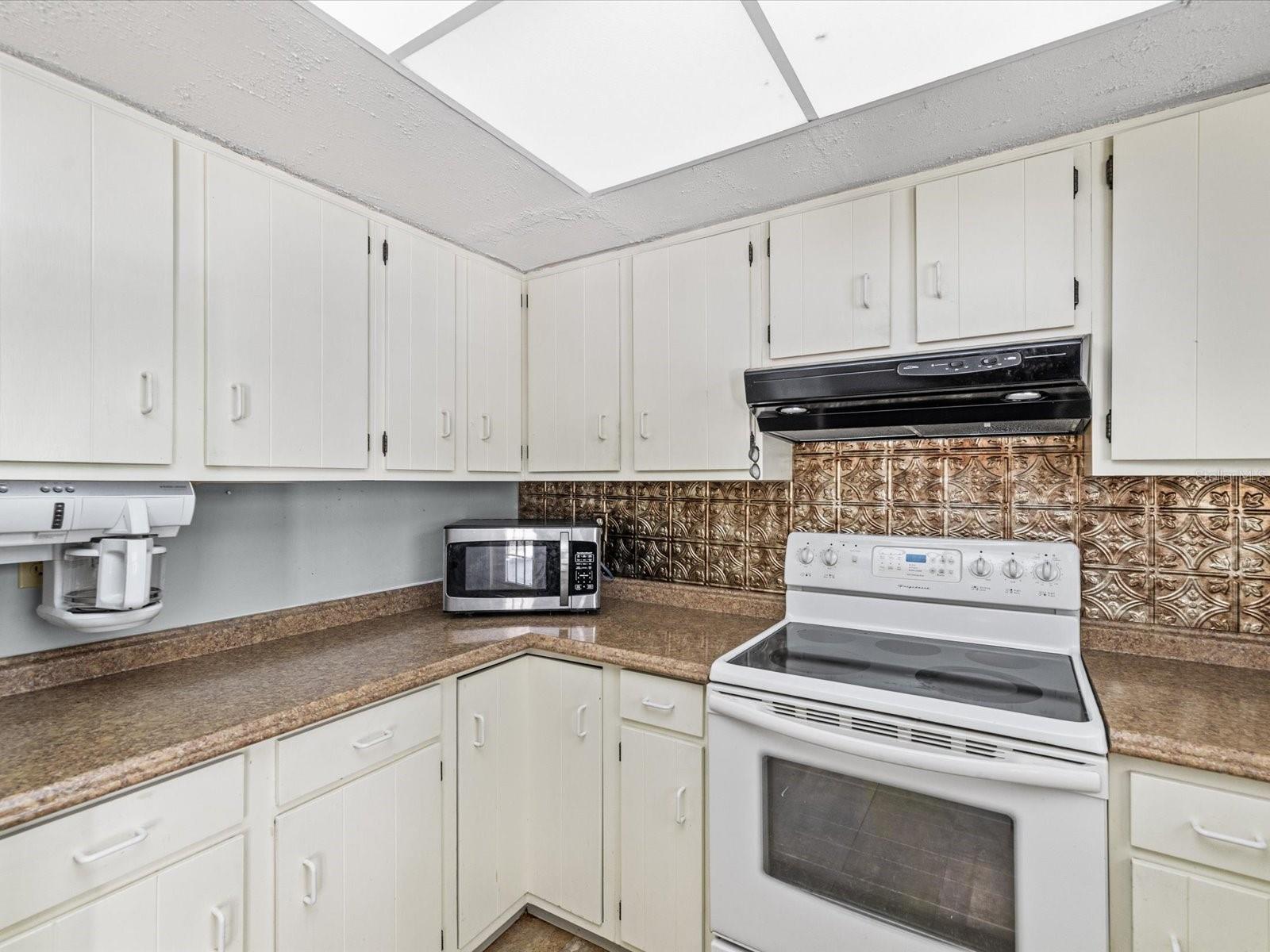 Listing photo id 14 for 11423 Wheeling Drive