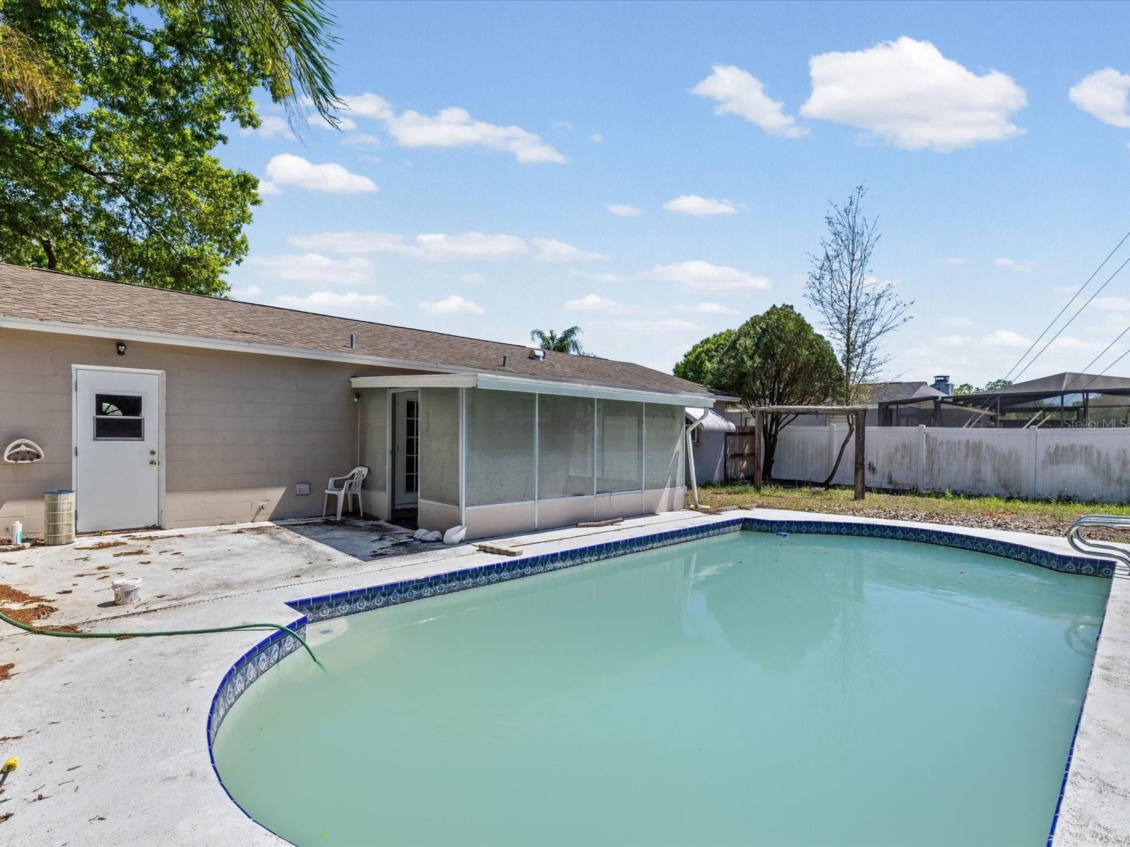 Listing photo id 28 for 11423 Wheeling Drive