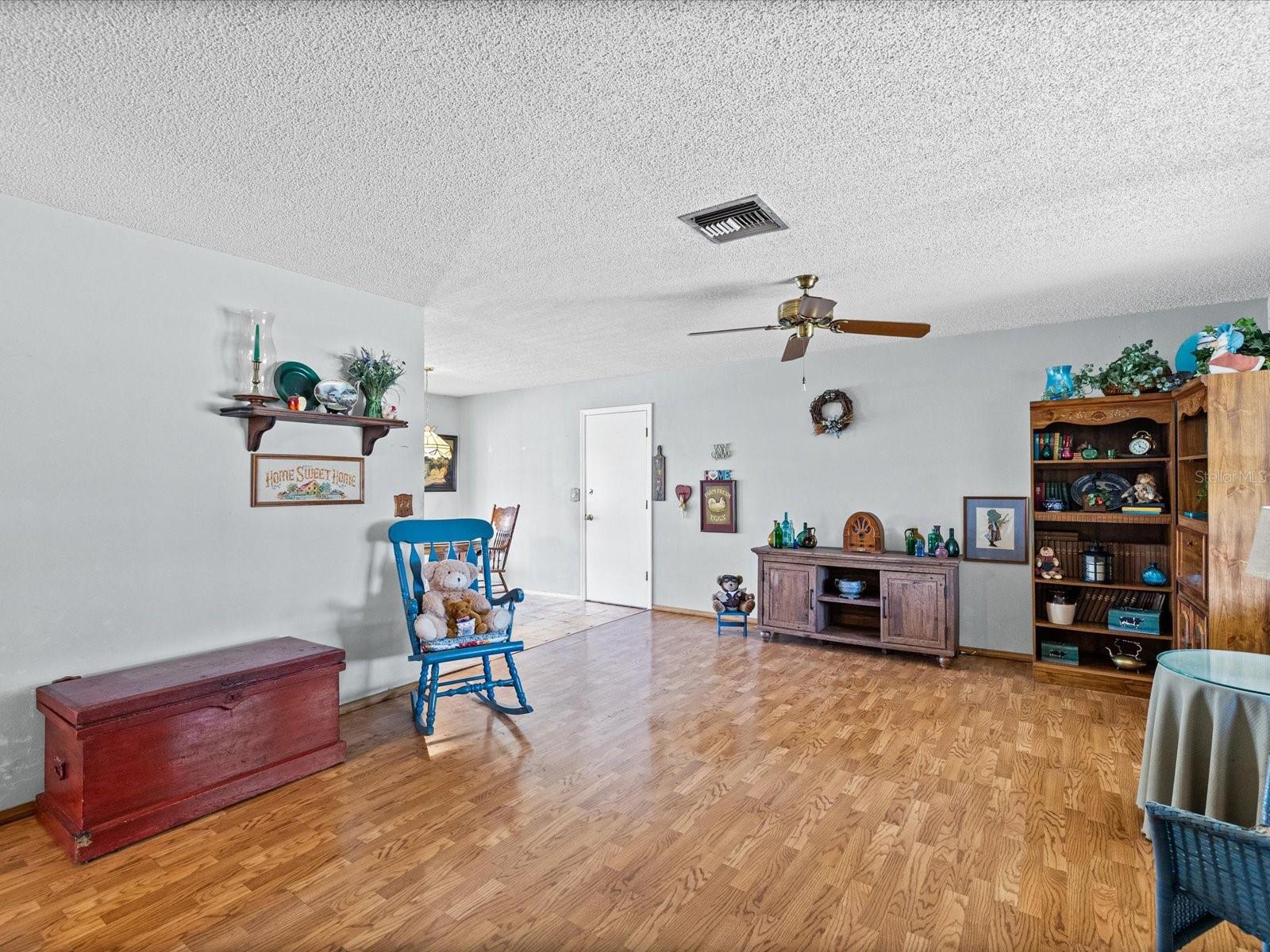 Listing photo id 6 for 11423 Wheeling Drive