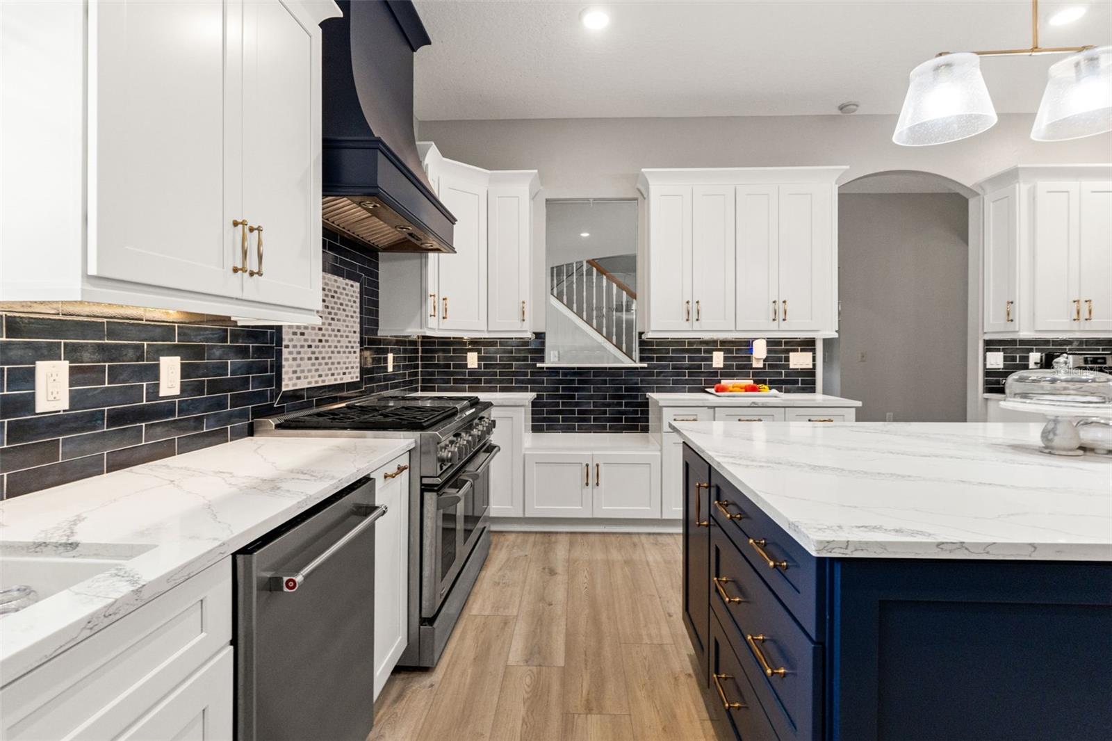 Image 12 of 57 For 9135 Mazette Road