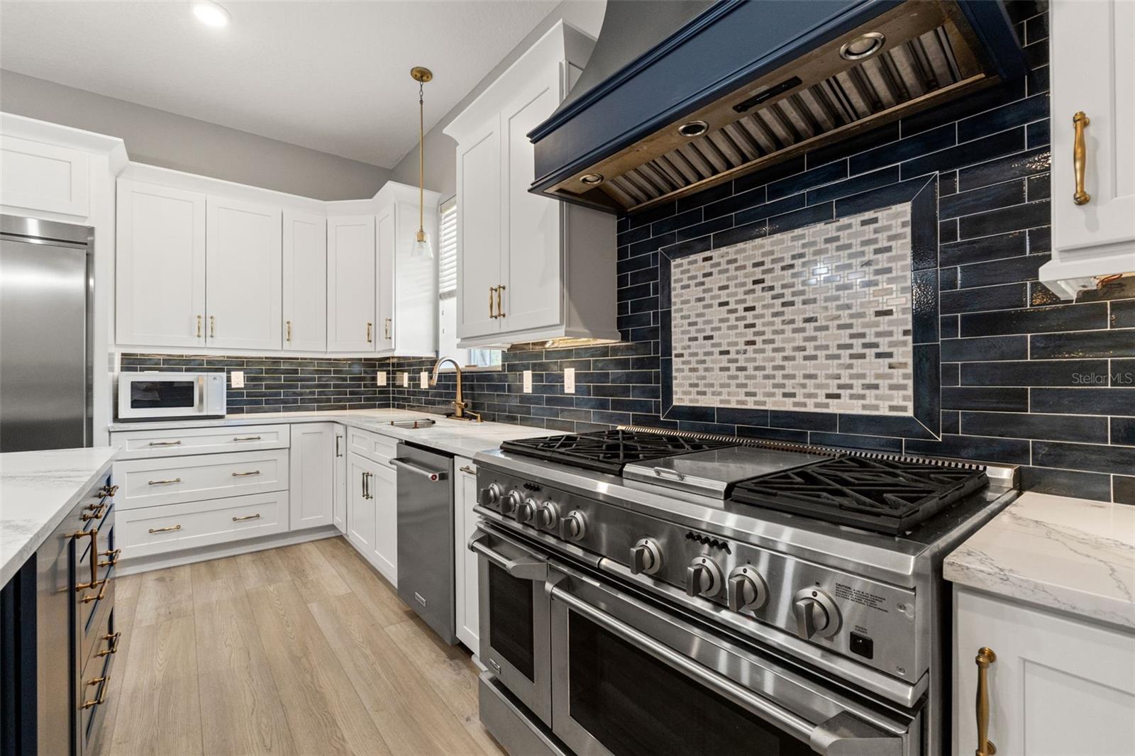 Image 14 of 57 For 9135 Mazette Road