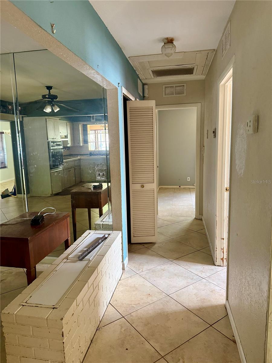 Image 12 of 14 For 3018 Aileen Street