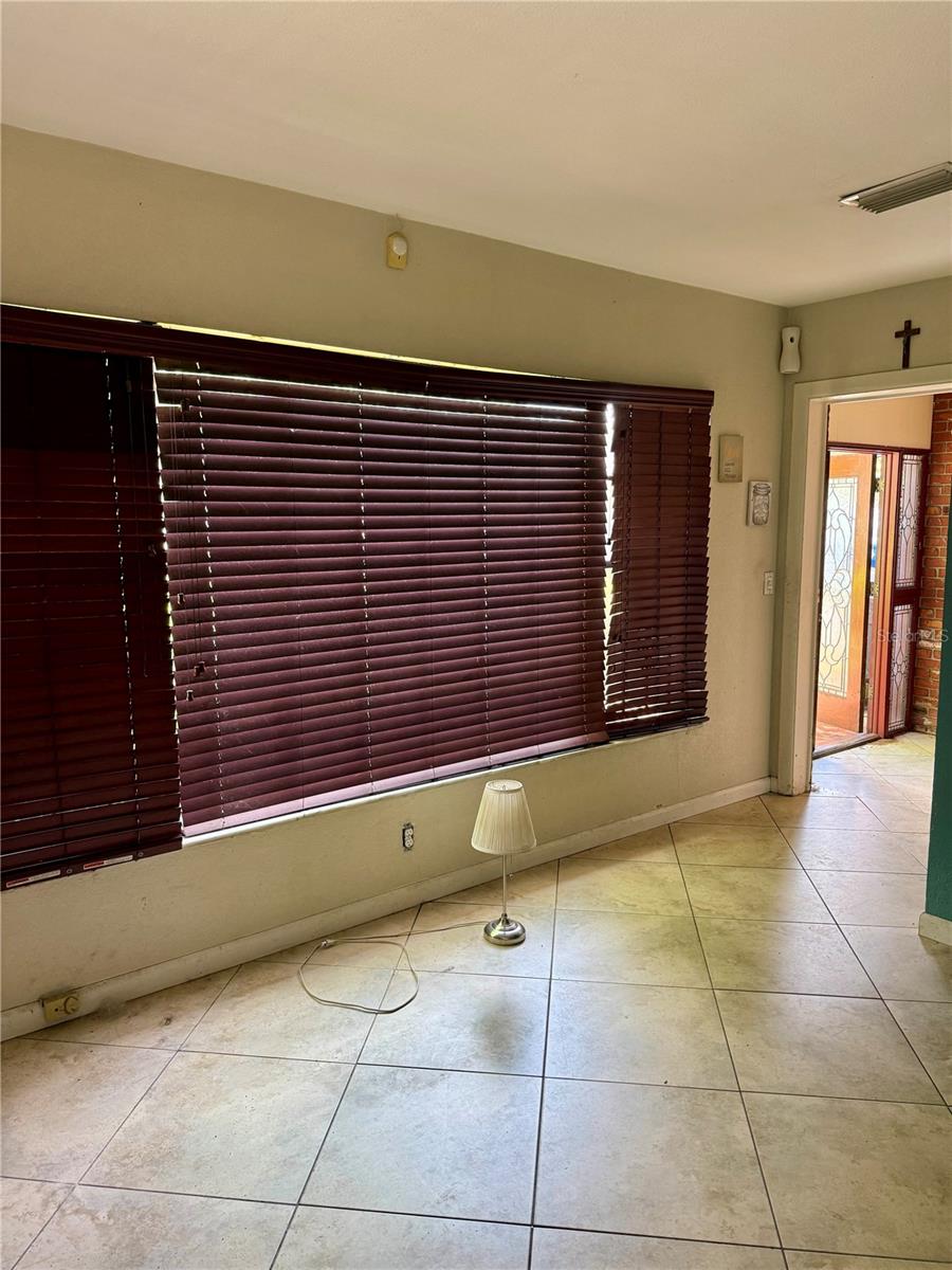 Image 6 of 14 For 3018 Aileen Street