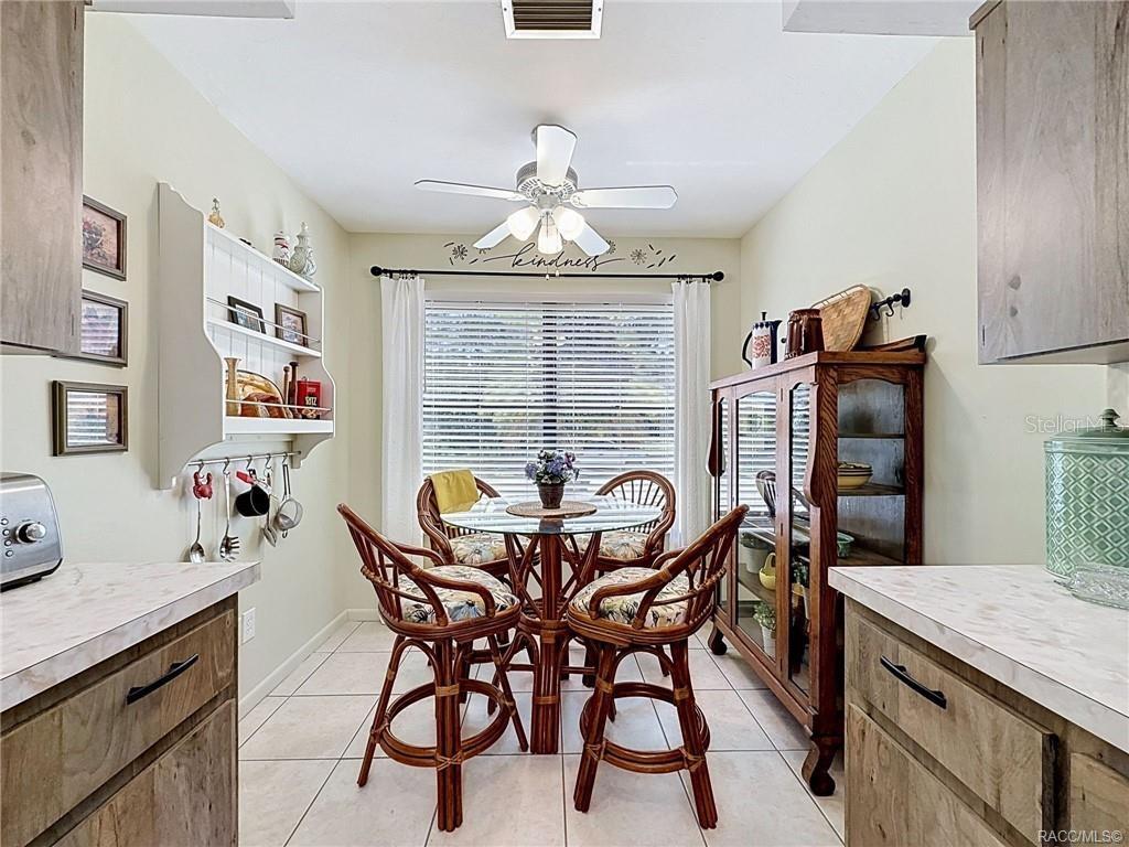 Image 12 of 76 For 5198 Riverview Circle