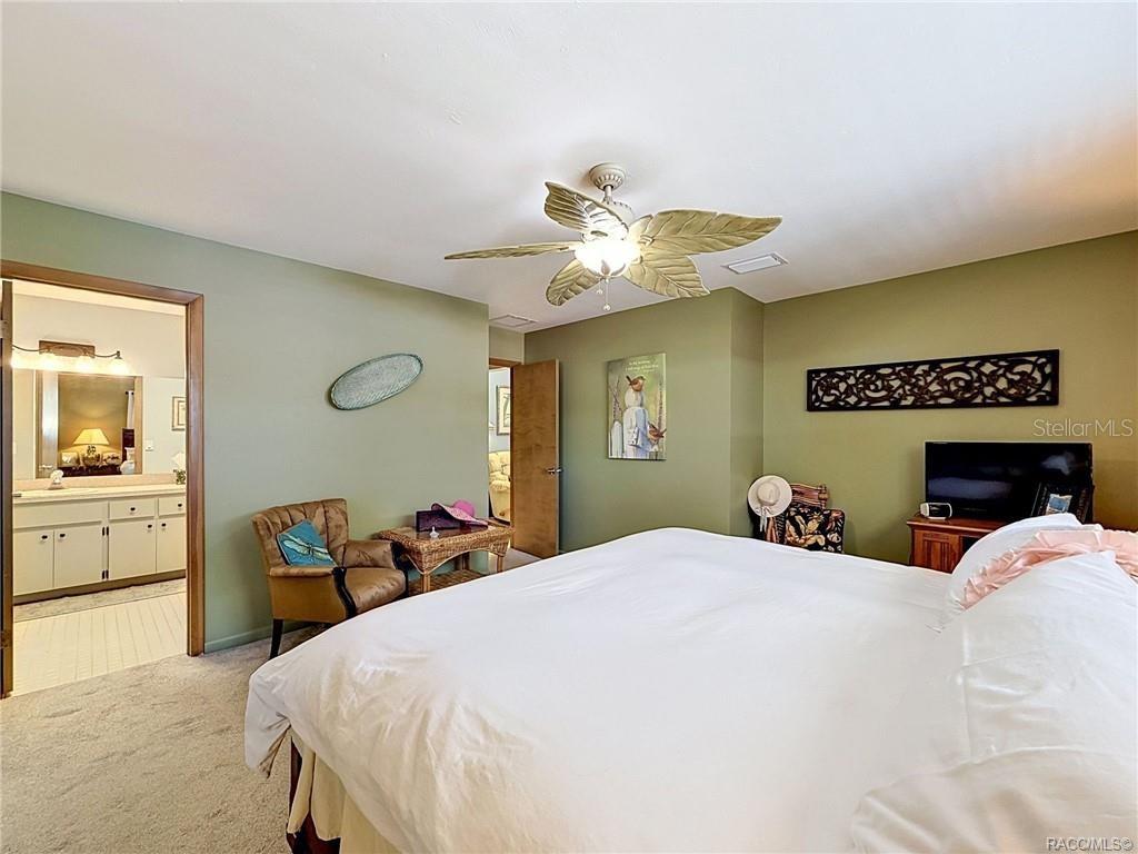 Image 18 of 76 For 5198 Riverview Circle