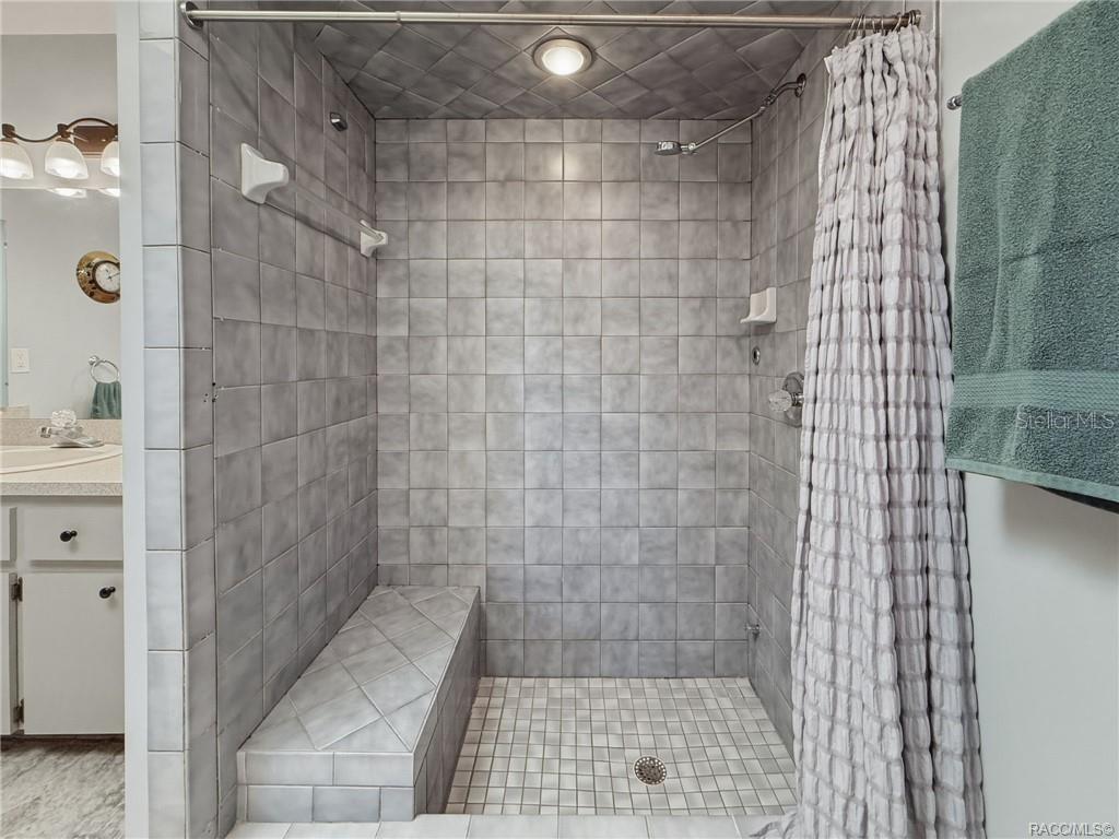 Image 23 of 76 For 5198 Riverview Circle