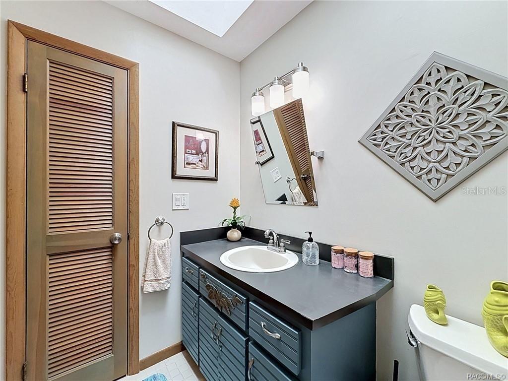 Image 29 of 76 For 5198 Riverview Circle