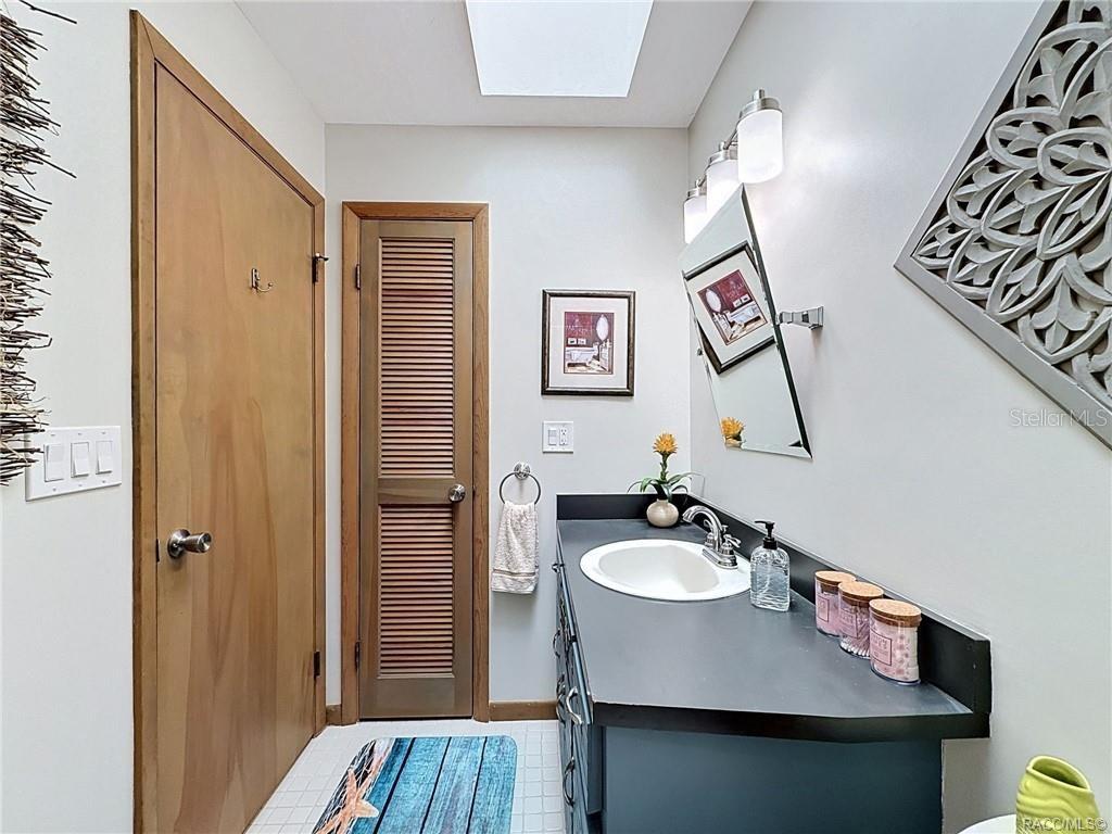 Image 30 of 76 For 5198 Riverview Circle