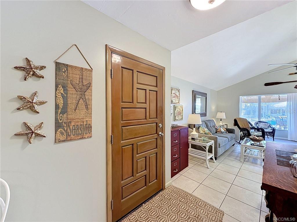 Image 5 of 76 For 5198 Riverview Circle