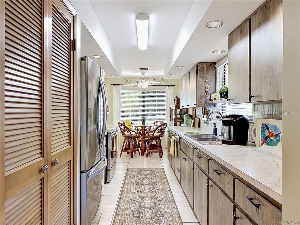 Image 6 of 76 For 5198 Riverview Circle