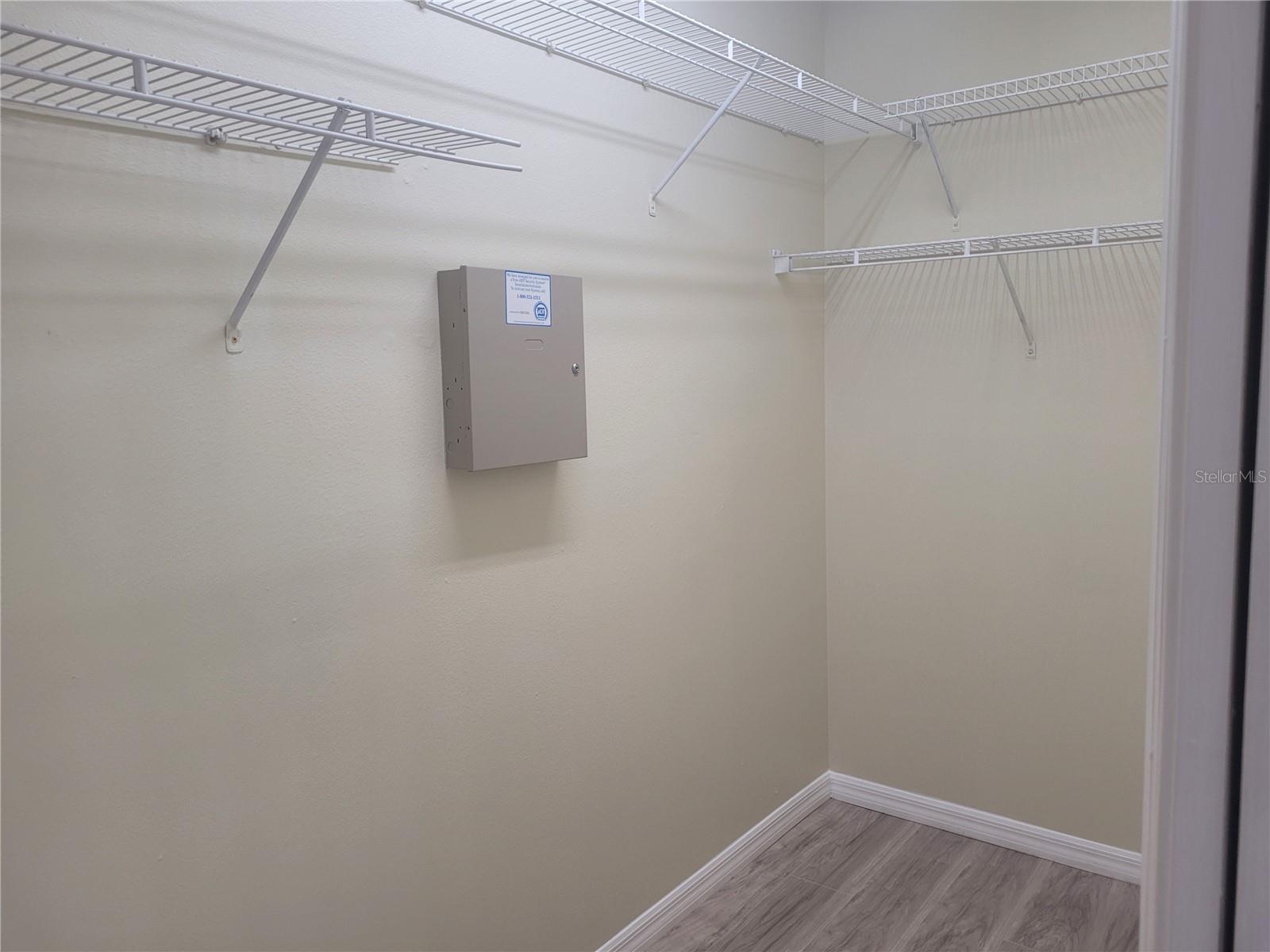 Image 15 of 26 For 715 Cypress Park Avenue