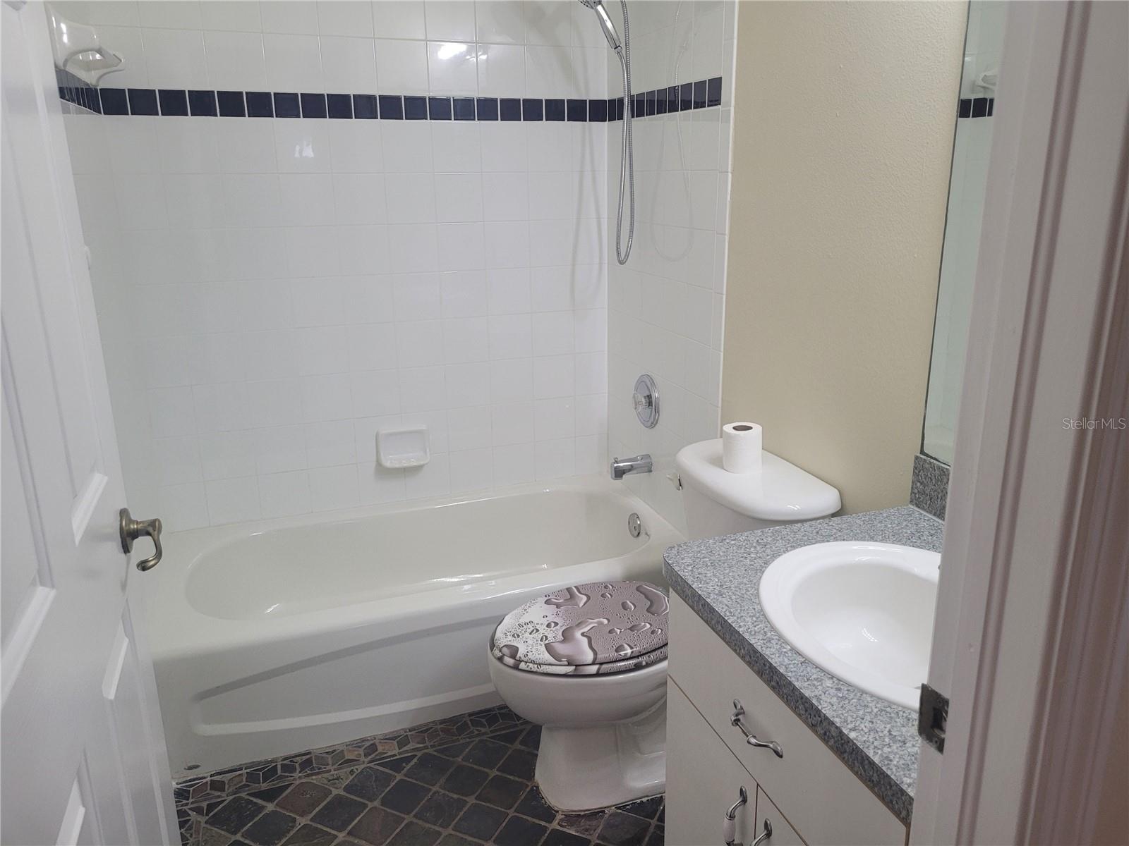 Image 17 of 26 For 715 Cypress Park Avenue