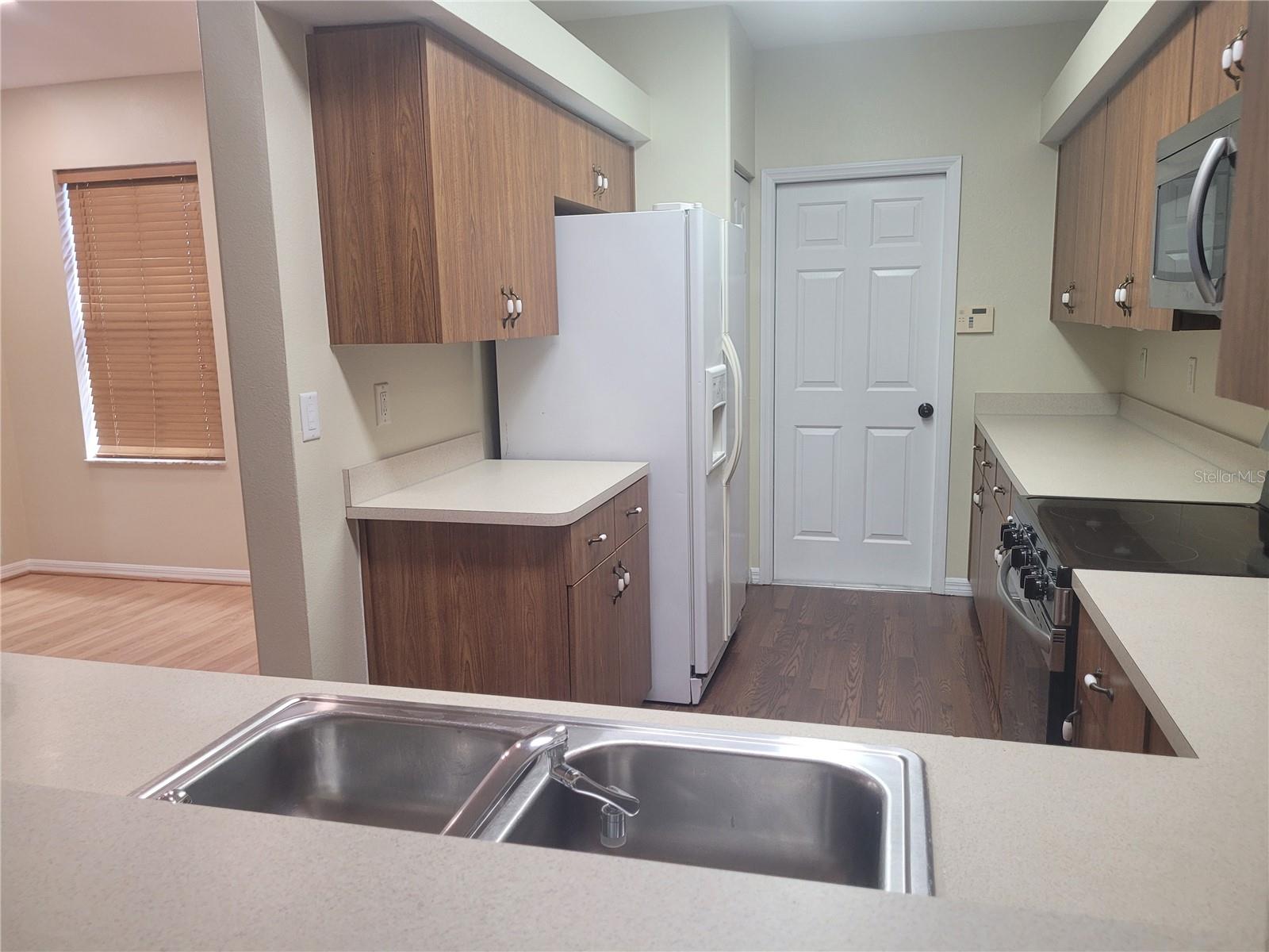 Image 4 of 26 For 715 Cypress Park Avenue