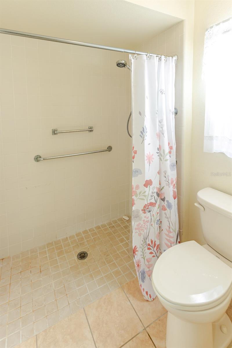 Image 20 of 41 For 6402 Ocean Pines Lane