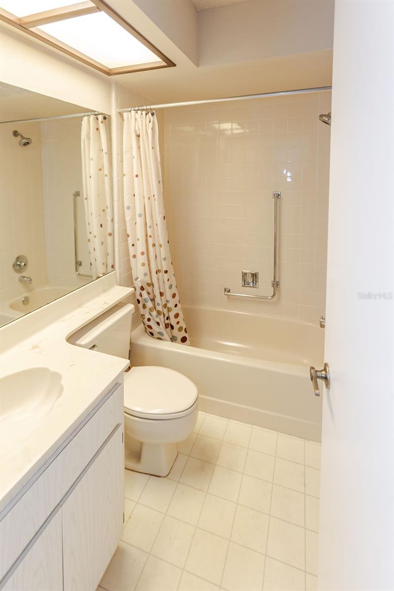 Image 28 of 41 For 6402 Ocean Pines Lane