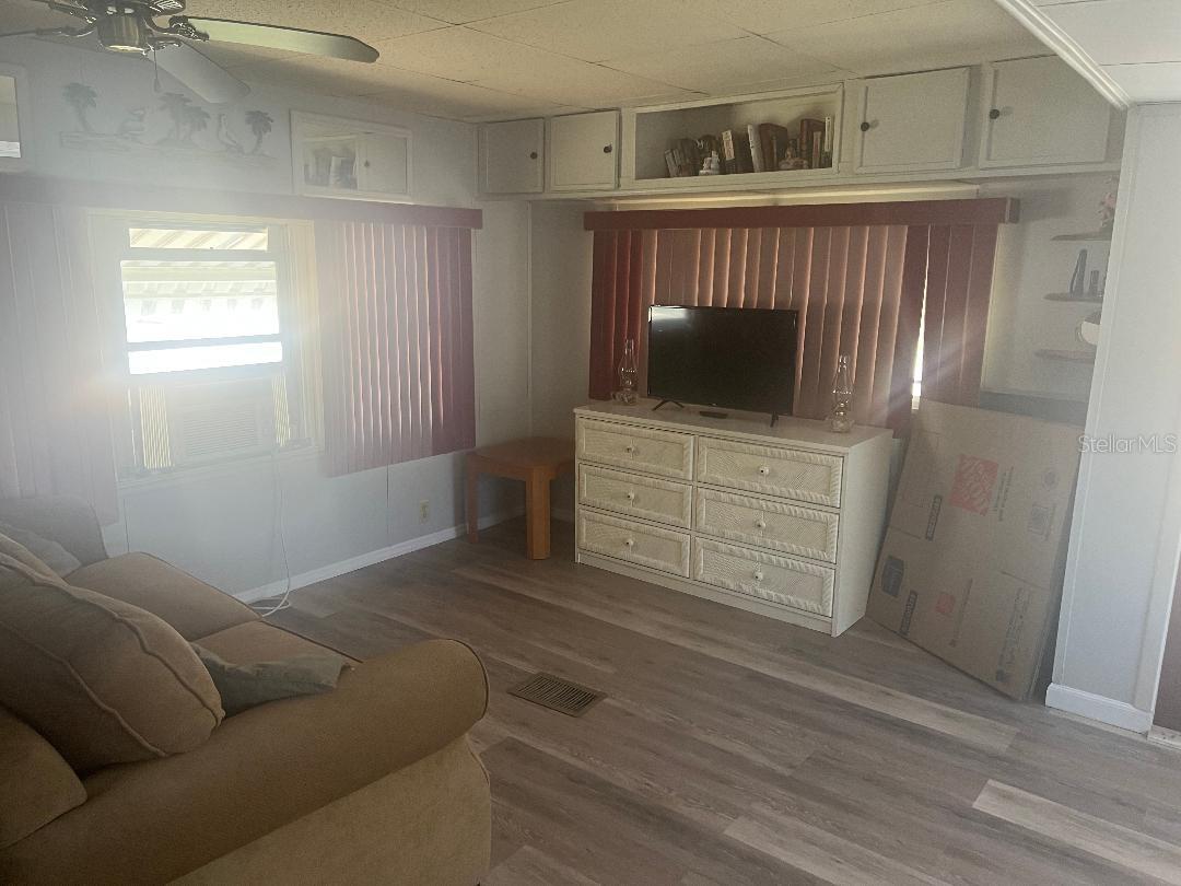 Image 12 of 17 For 1949 Hess Drive