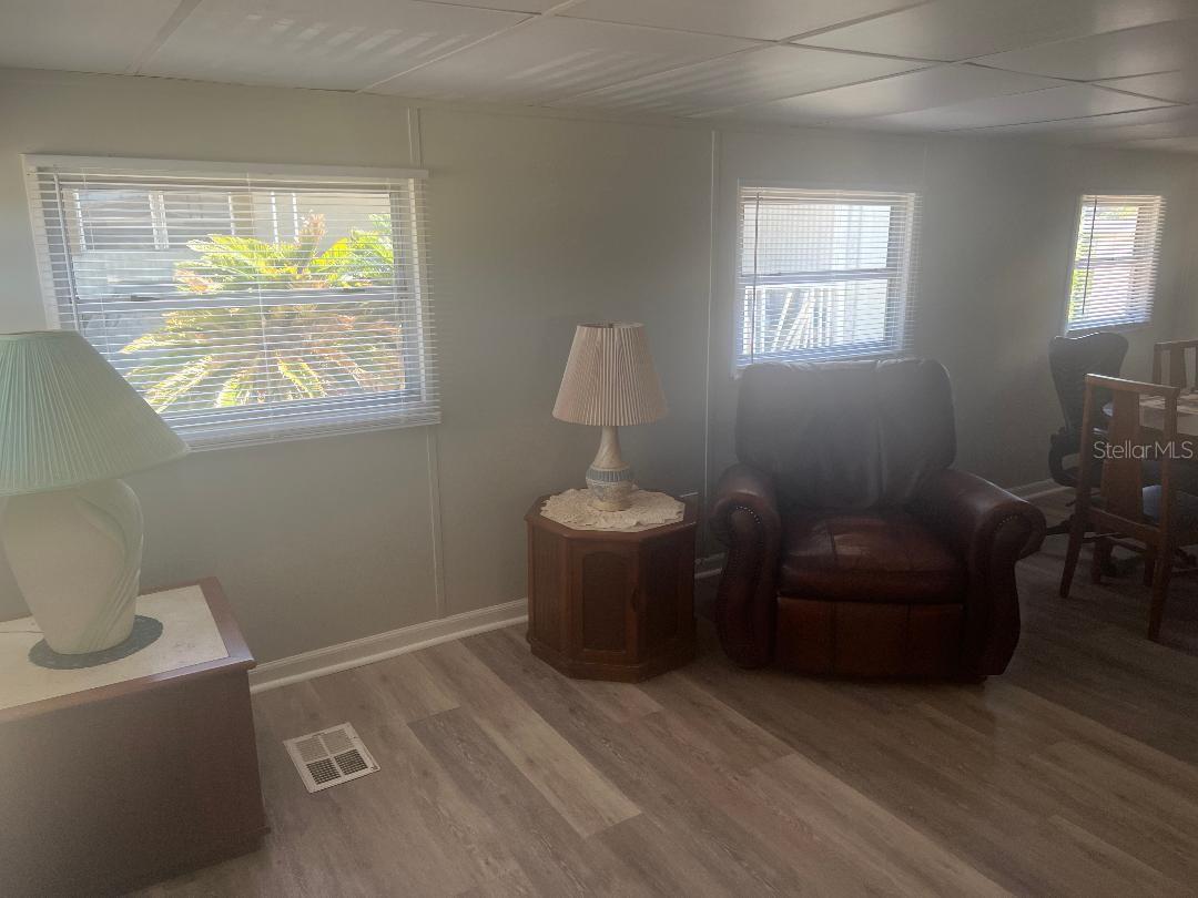 Image 15 of 17 For 1949 Hess Drive