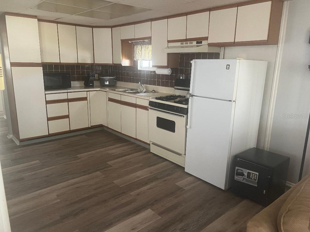 Image 17 of 17 For 1949 Hess Drive