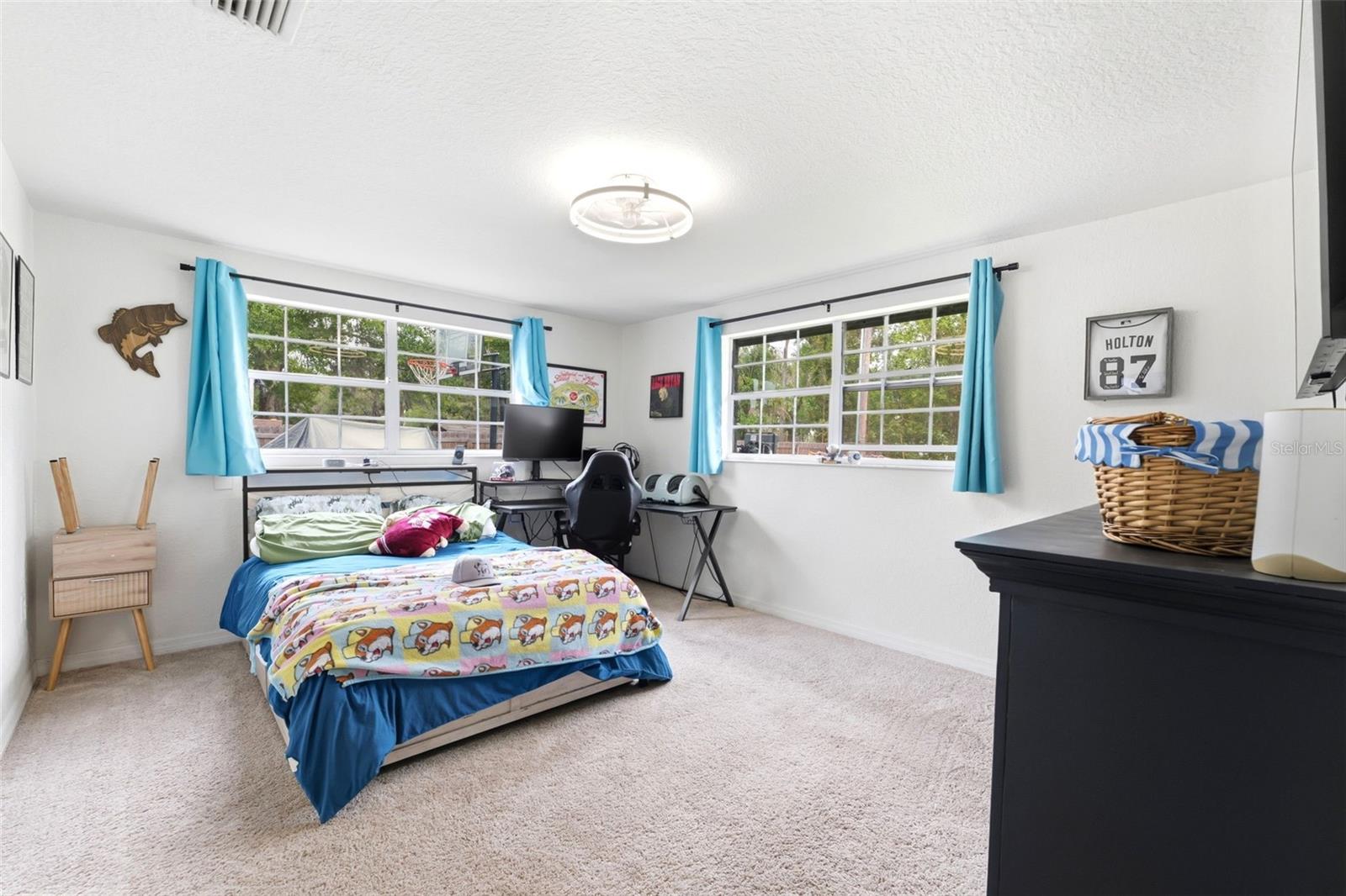 Image 13 of 77 For 19003 Cedar Lane