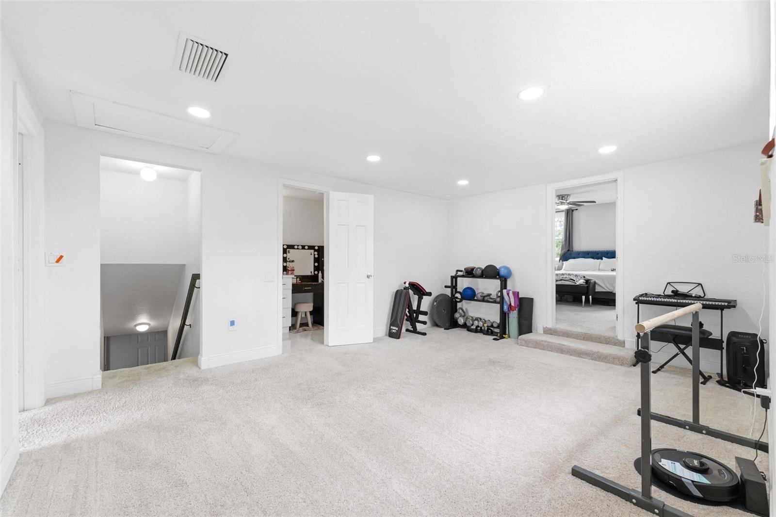 Image 19 of 77 For 19003 Cedar Lane