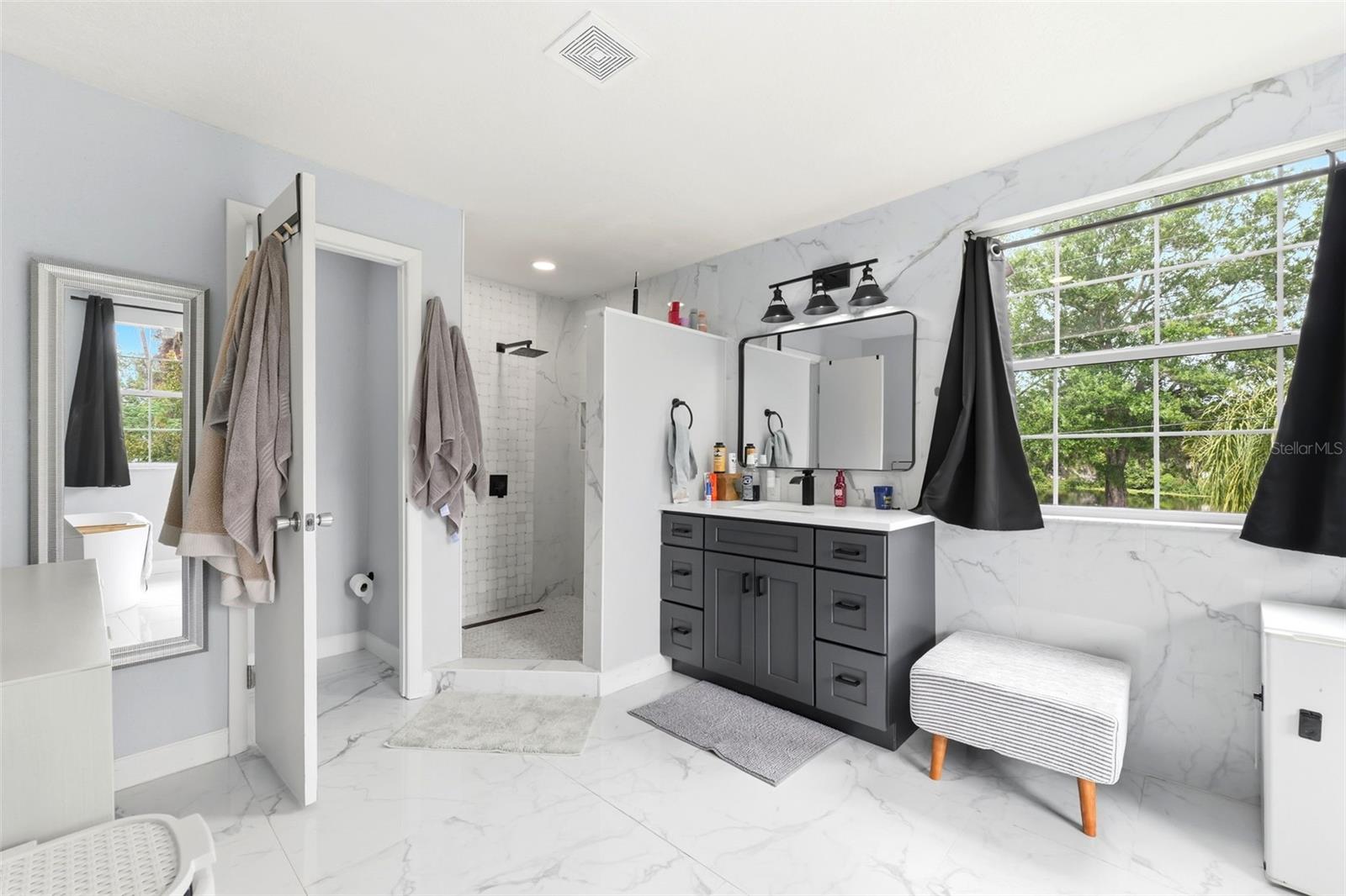 Image 22 of 77 For 19003 Cedar Lane