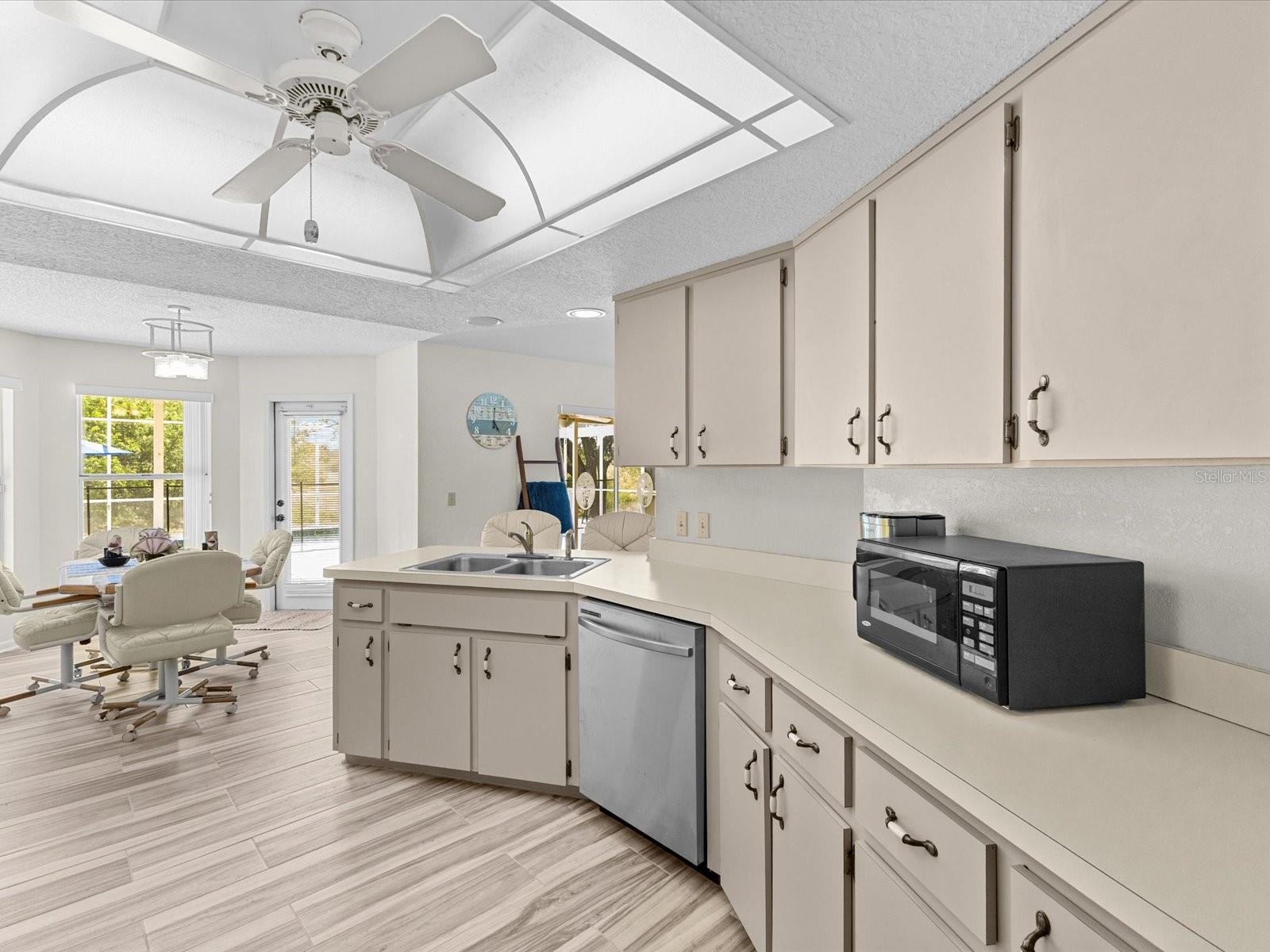 Image 16 of 40 For 8052 Spring Hill Drive