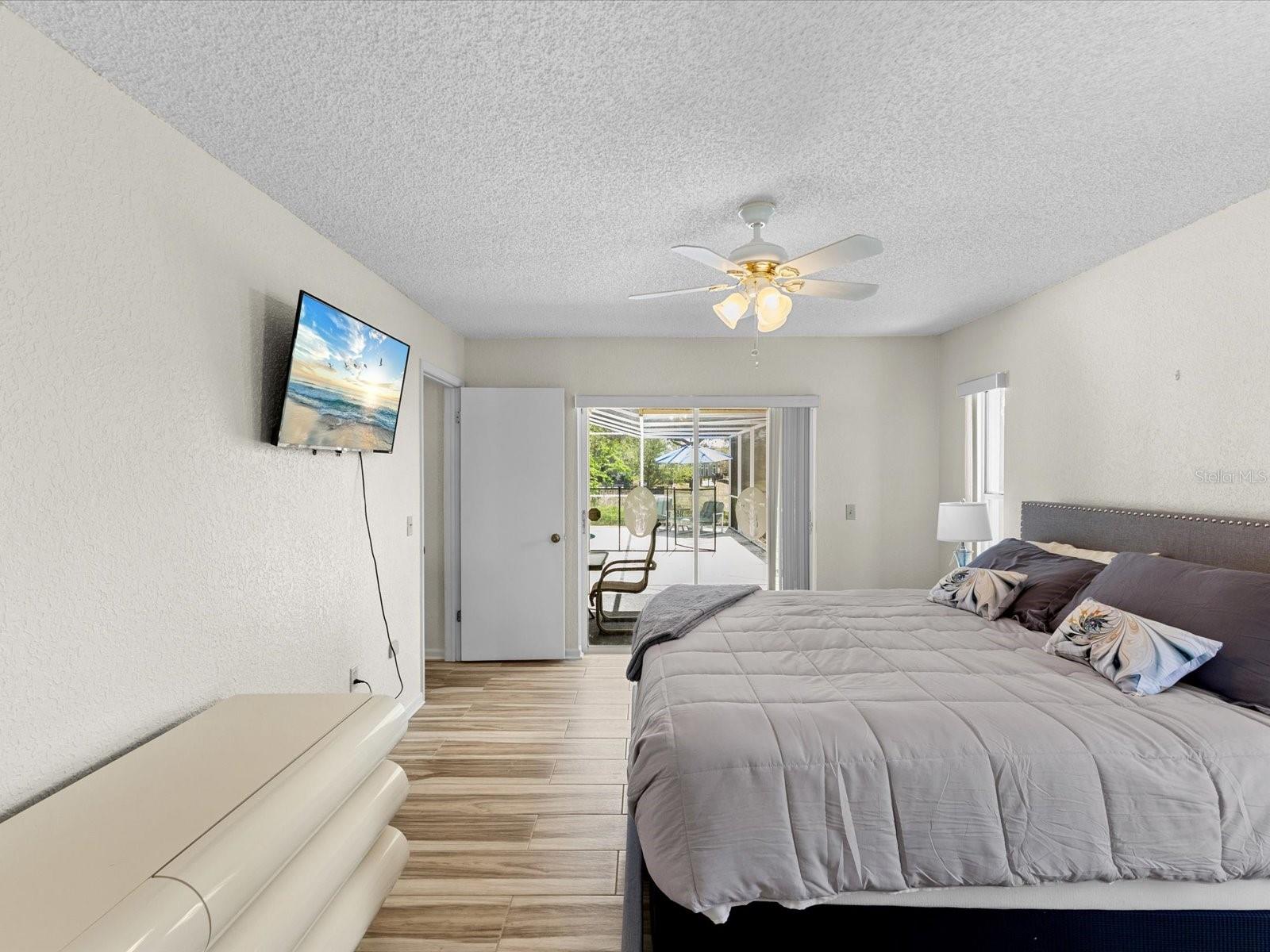 Image 19 of 40 For 8052 Spring Hill Drive