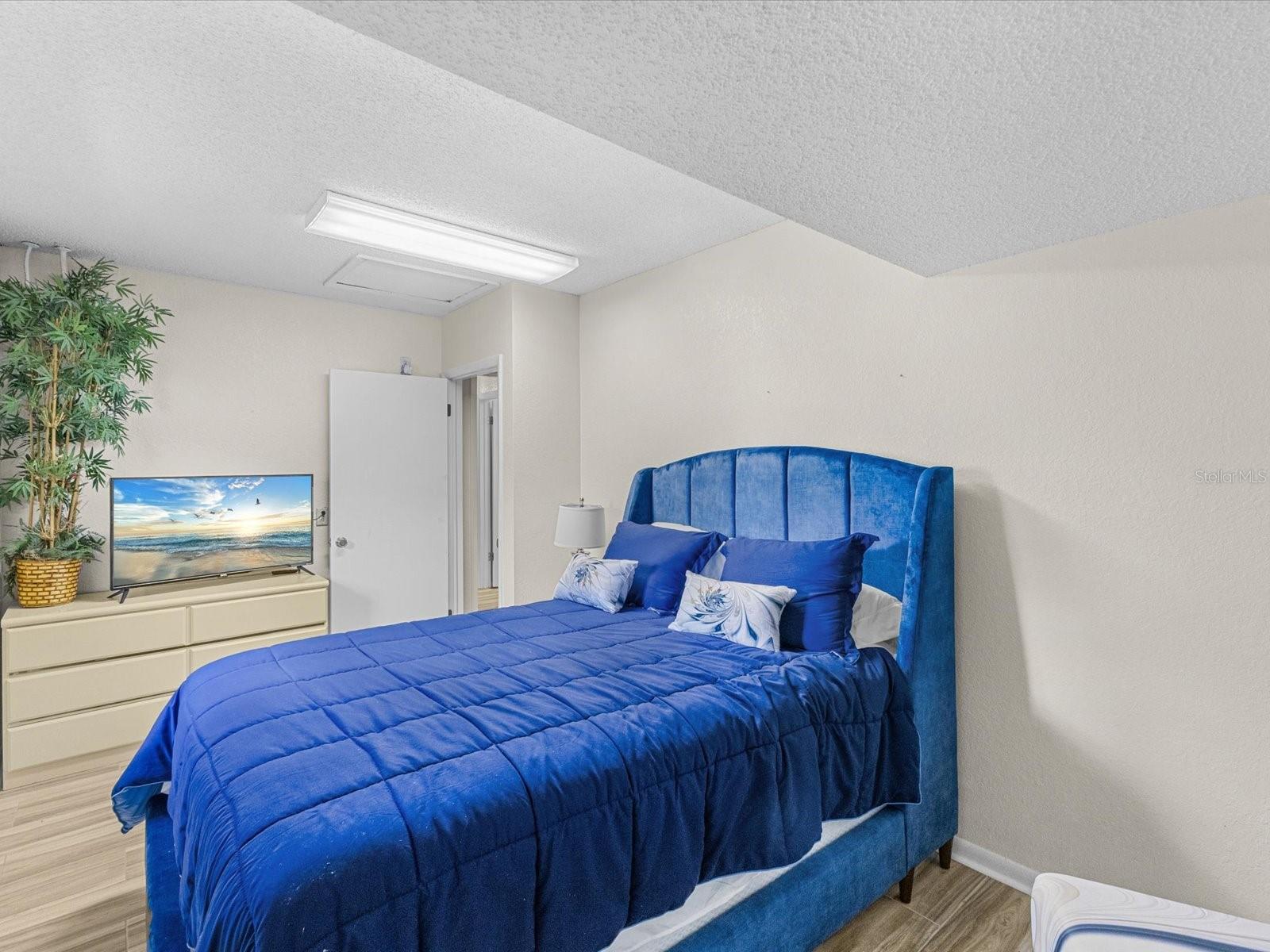 Image 27 of 40 For 8052 Spring Hill Drive