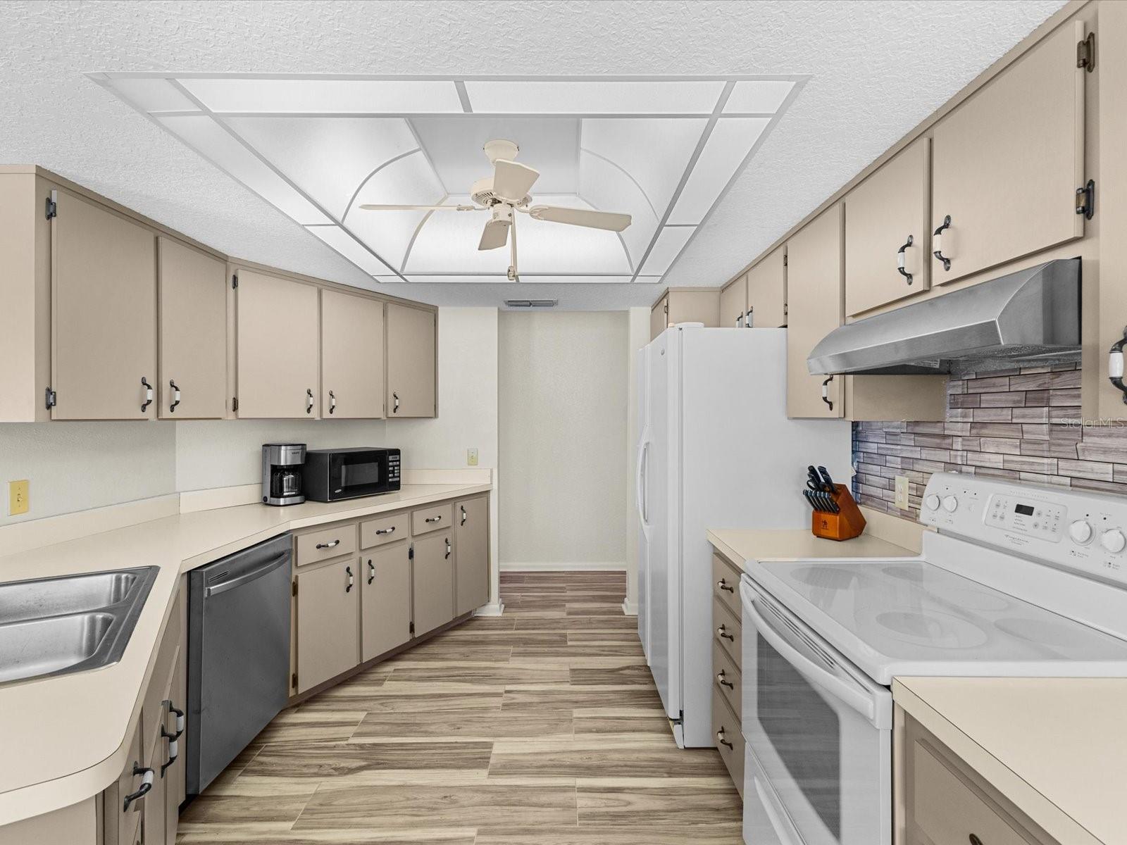 Image 5 of 40 For 8052 Spring Hill Drive