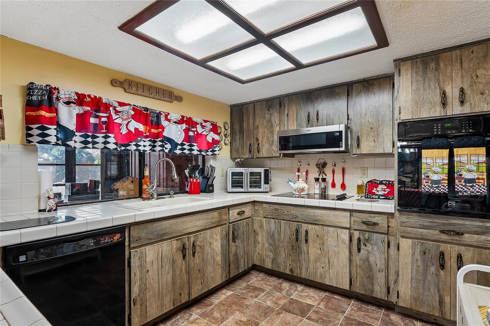 Image 13 of 49 For 11122 Maderia Street