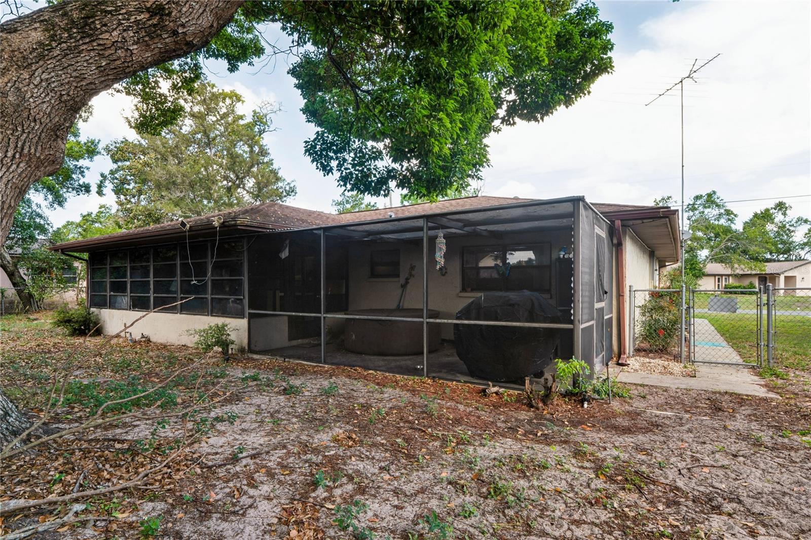 Image 37 of 49 For 11122 Maderia Street