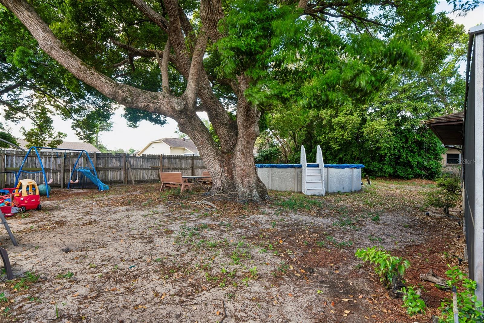 Image 38 of 49 For 11122 Maderia Street