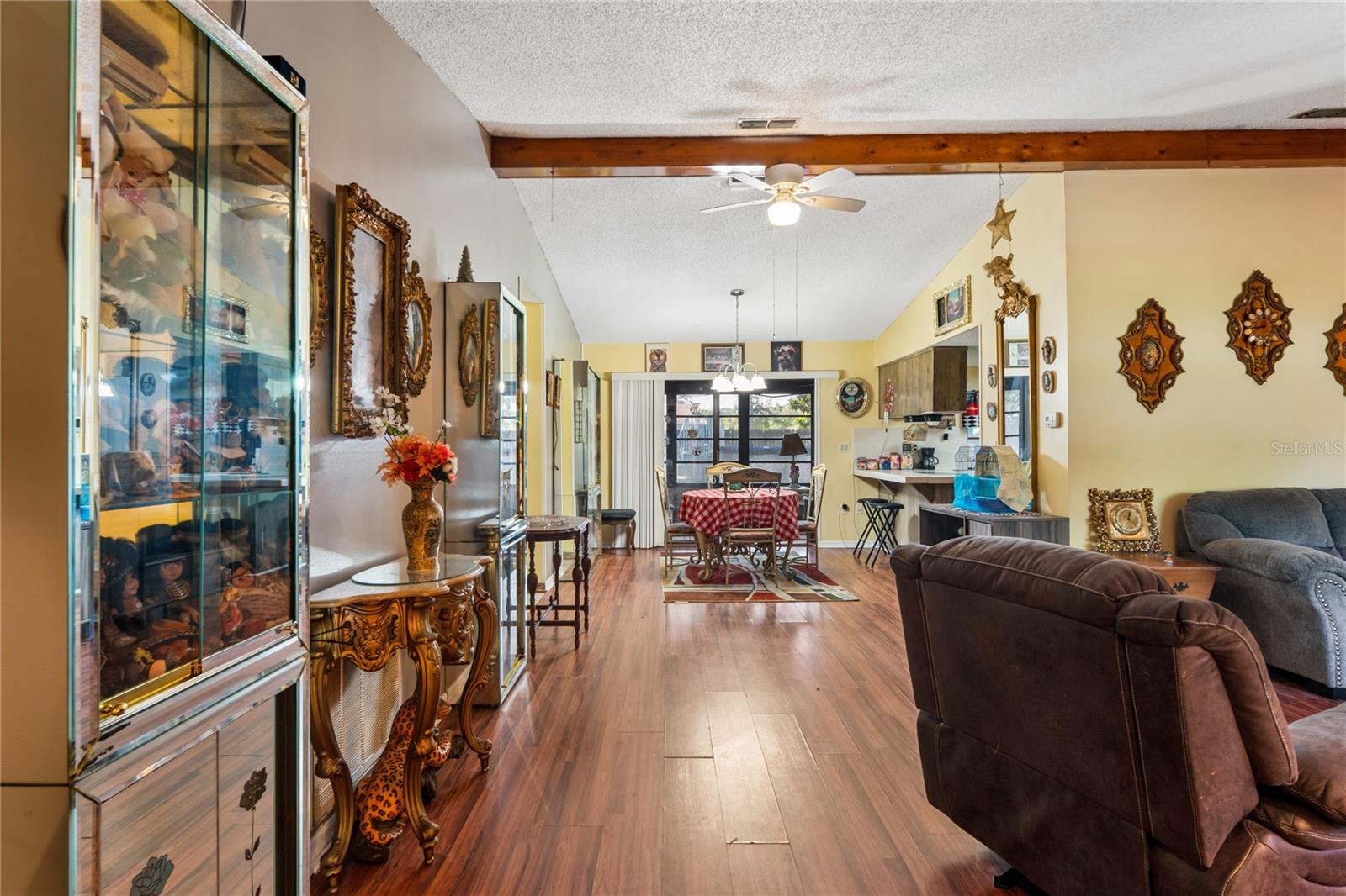 Image 6 of 49 For 11122 Maderia Street