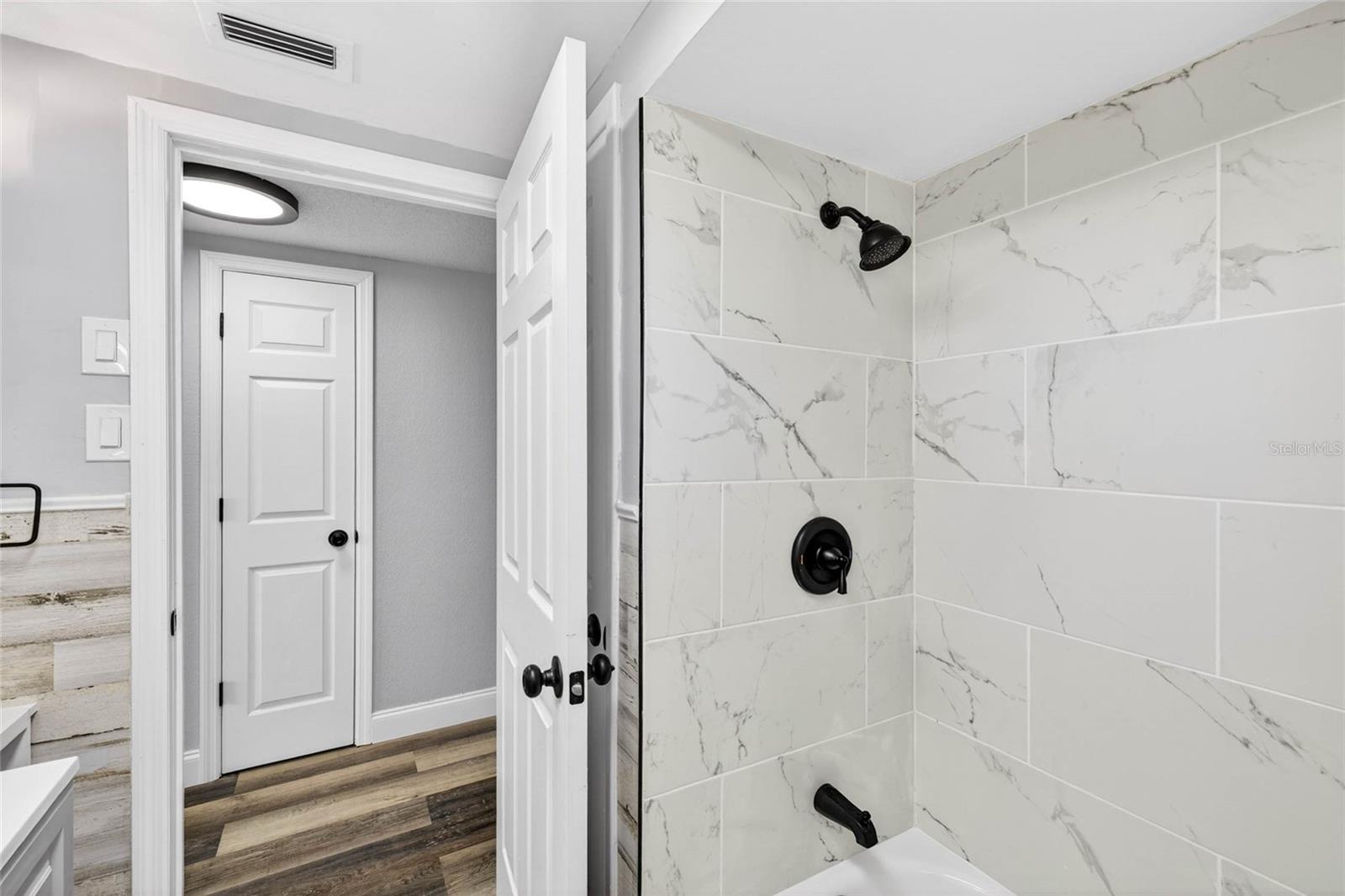 Listing photo id 12 for 7835 Lotus Drive