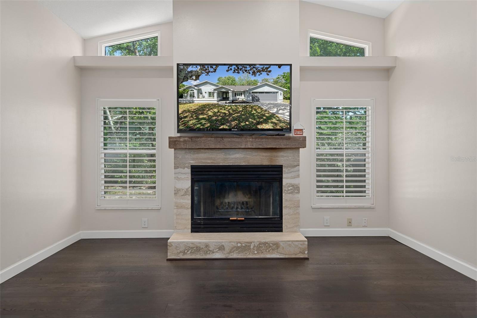 Image 21 of 75 For 3367 Black Oak Trail