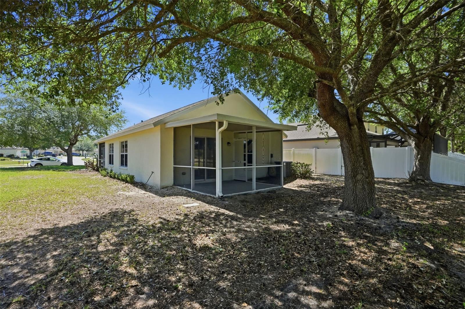 Image 12 of 58 For 8593 Silverbell Loop