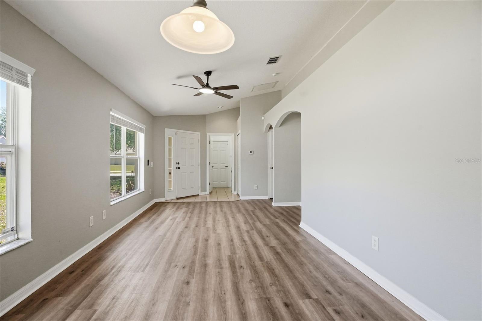 Image 21 of 58 For 8593 Silverbell Loop