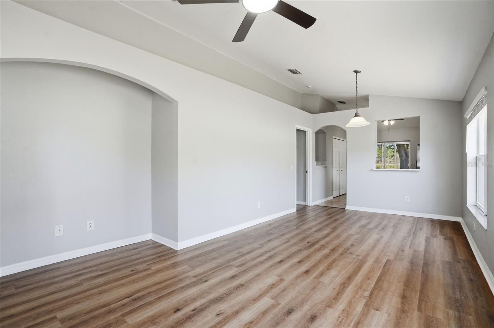 Image 23 of 58 For 8593 Silverbell Loop