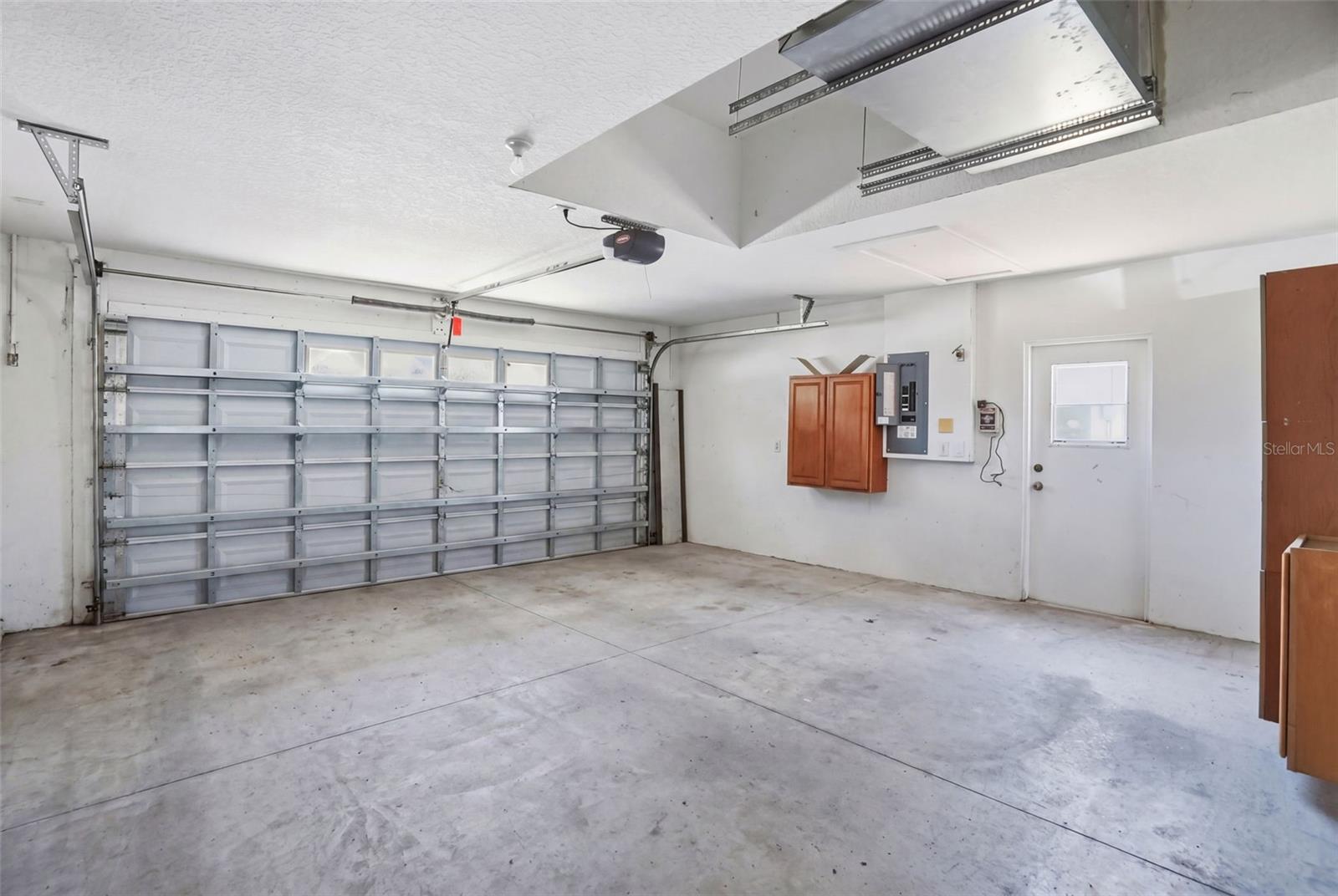 Image 35 of 58 For 8593 Silverbell Loop