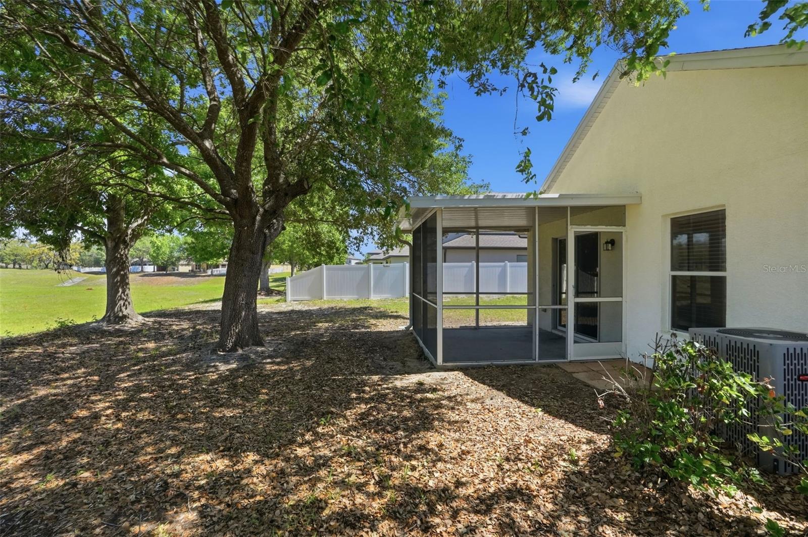 Image 38 of 58 For 8593 Silverbell Loop