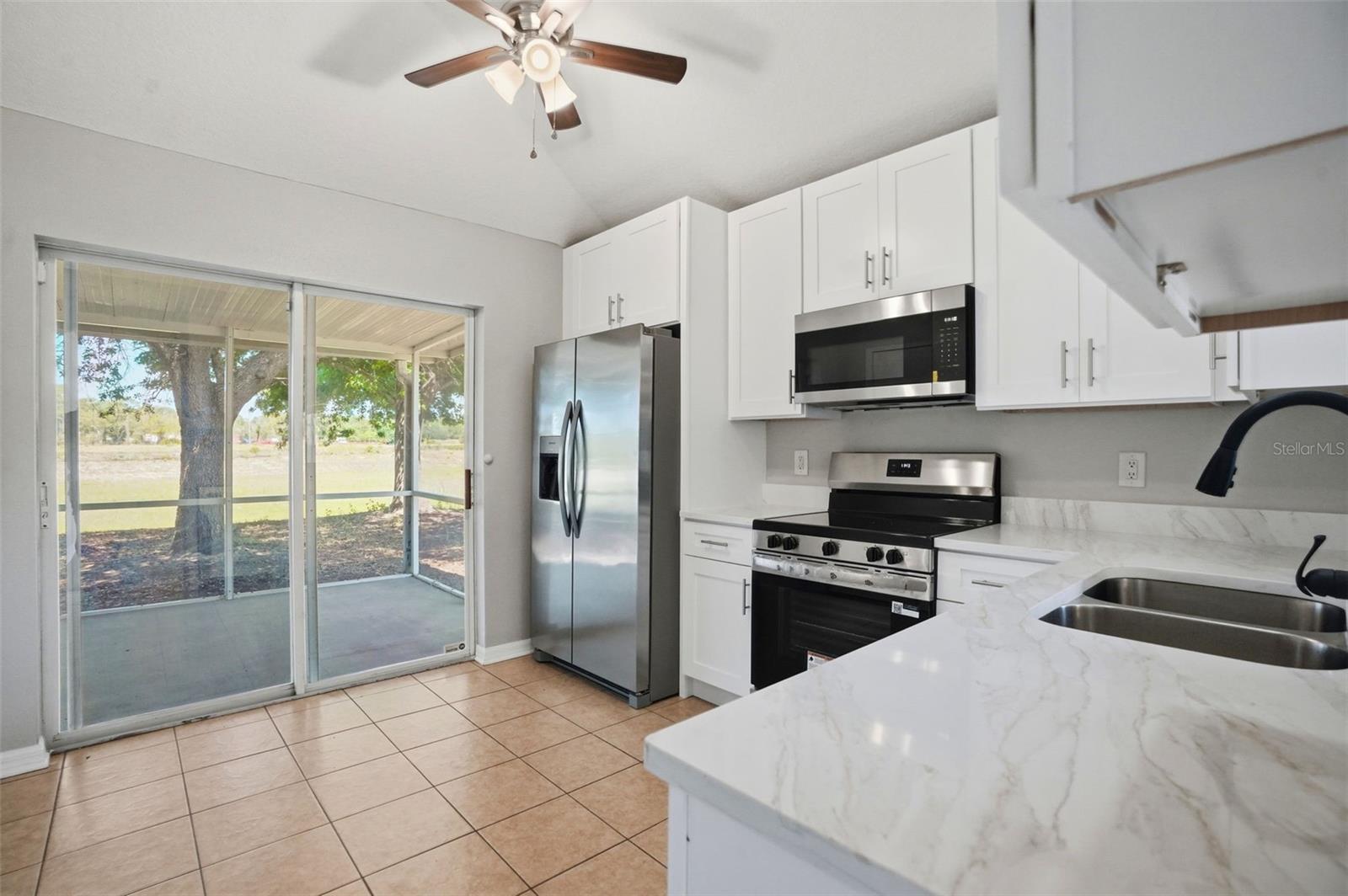 Image 4 of 58 For 8593 Silverbell Loop