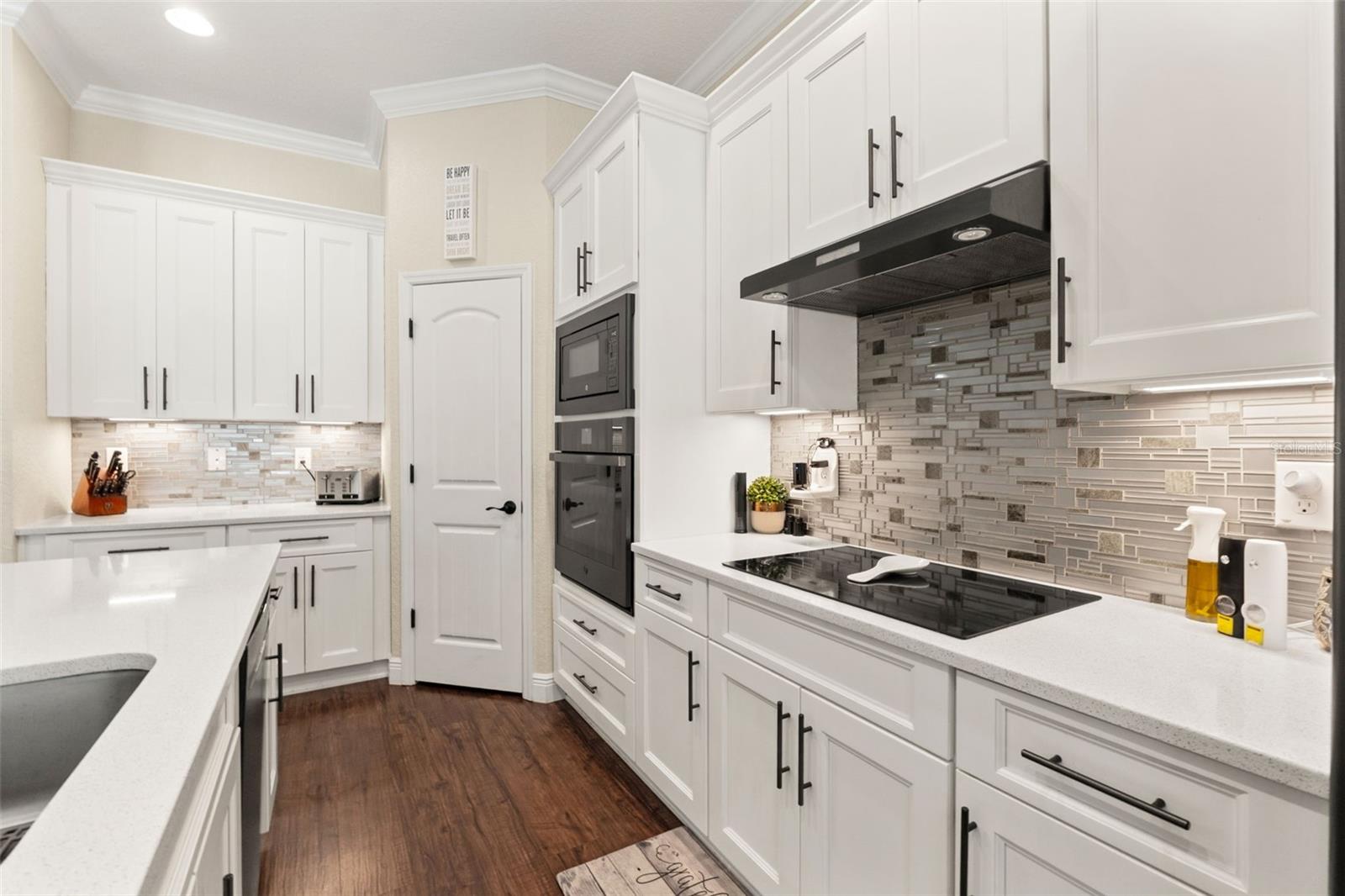 Image 11 of 45 For 2111 Maximilian Avenue