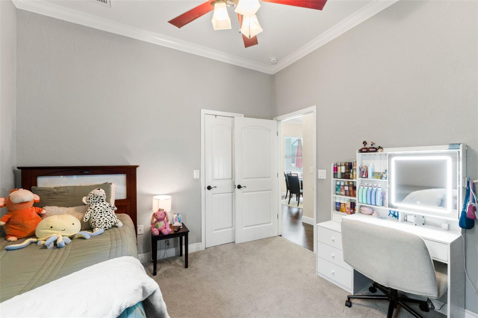 Image 25 of 45 For 2111 Maximilian Avenue