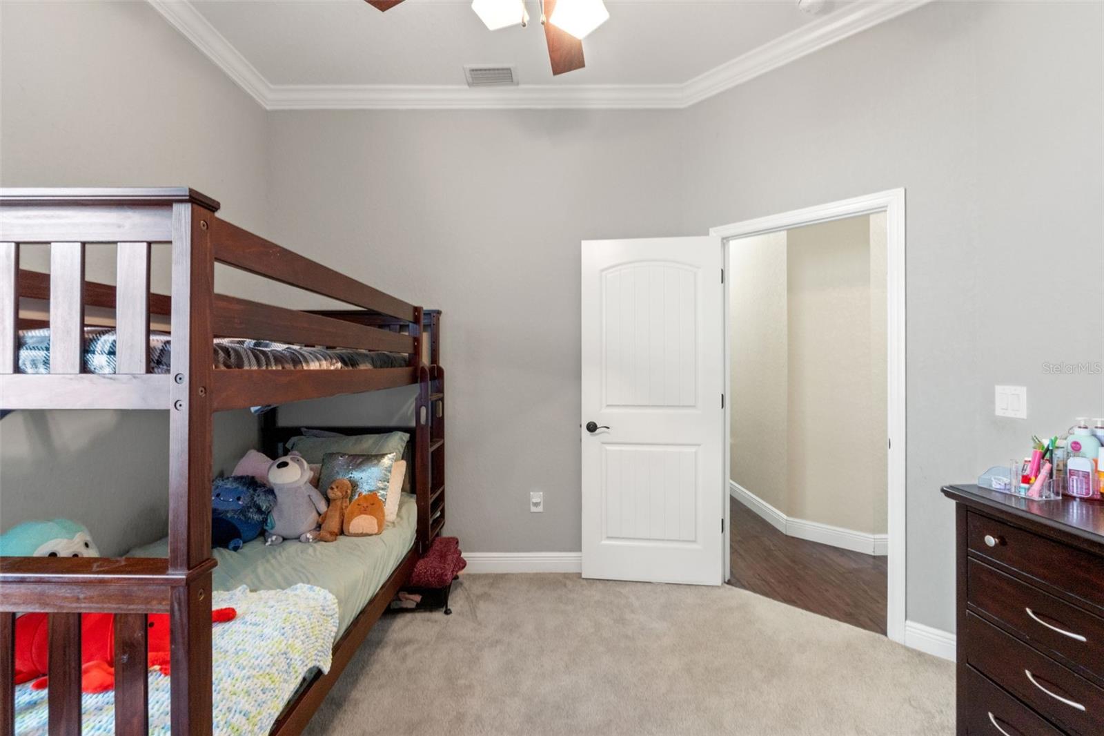 Image 27 of 45 For 2111 Maximilian Avenue