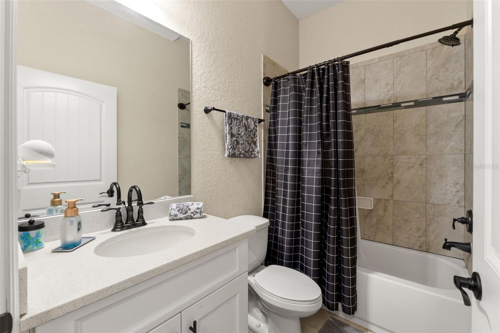 Image 29 of 45 For 2111 Maximilian Avenue