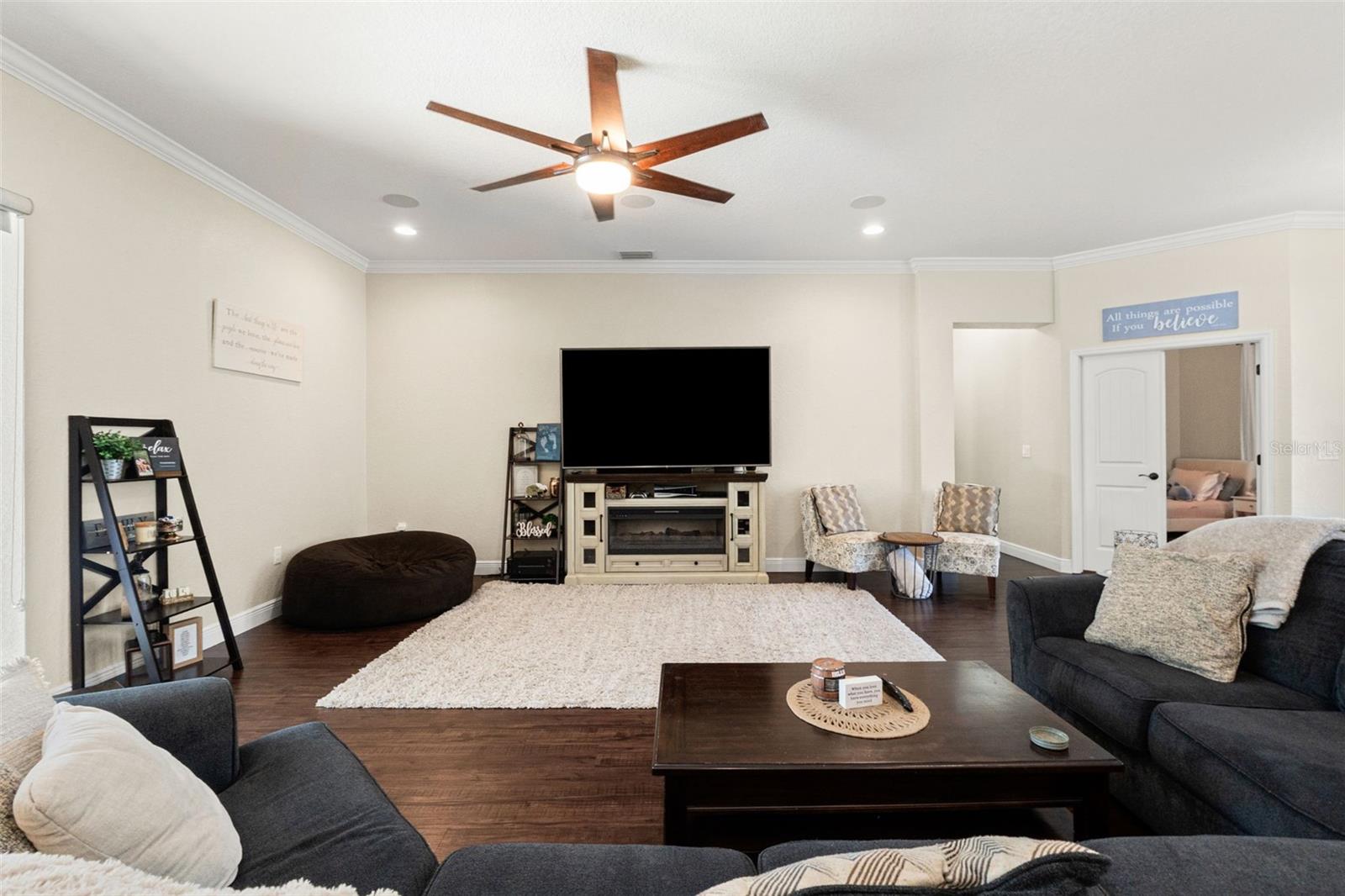 Image 6 of 45 For 2111 Maximilian Avenue