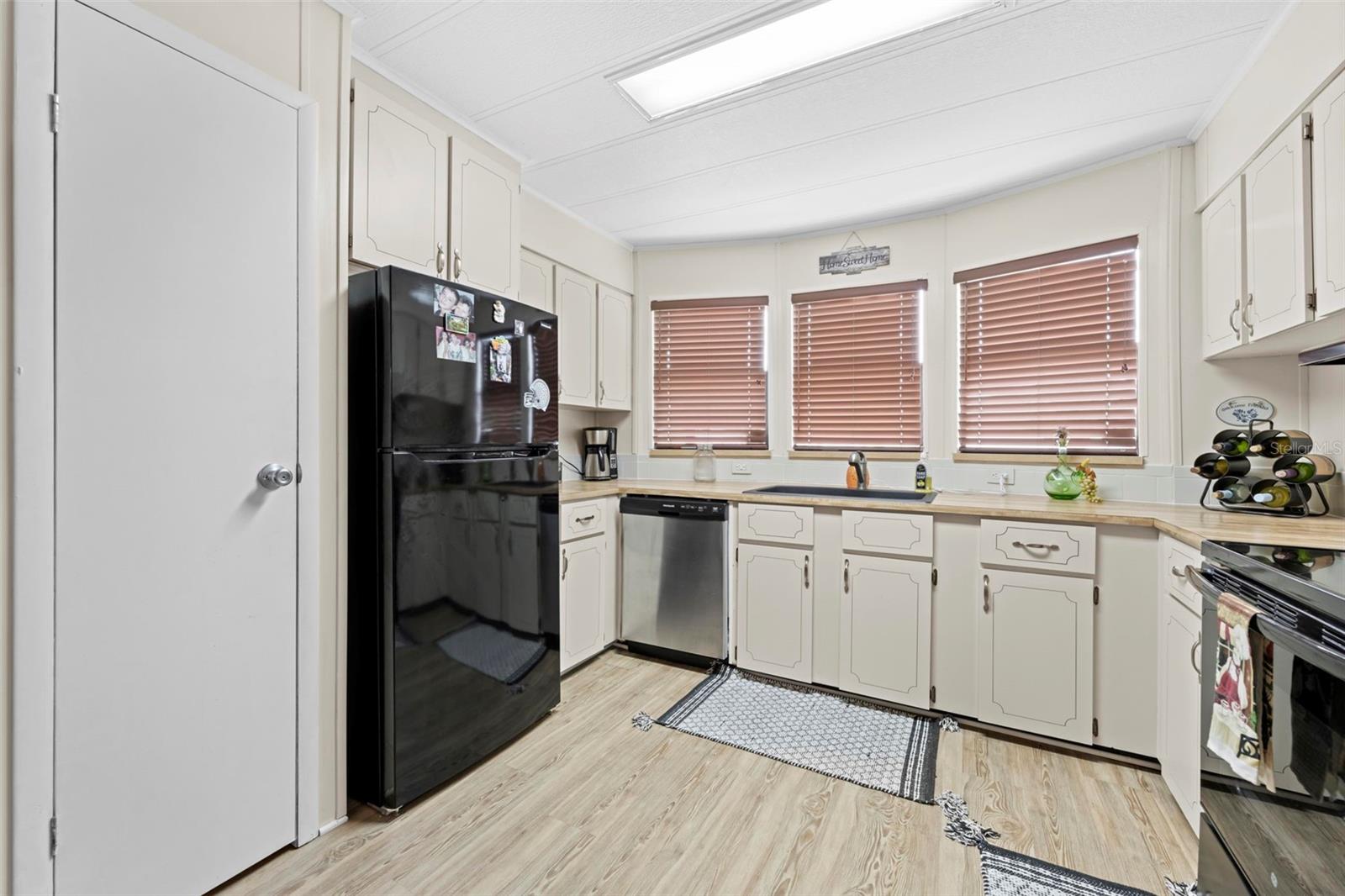 Image 17 of 38 For 14274 Sandhurst Street