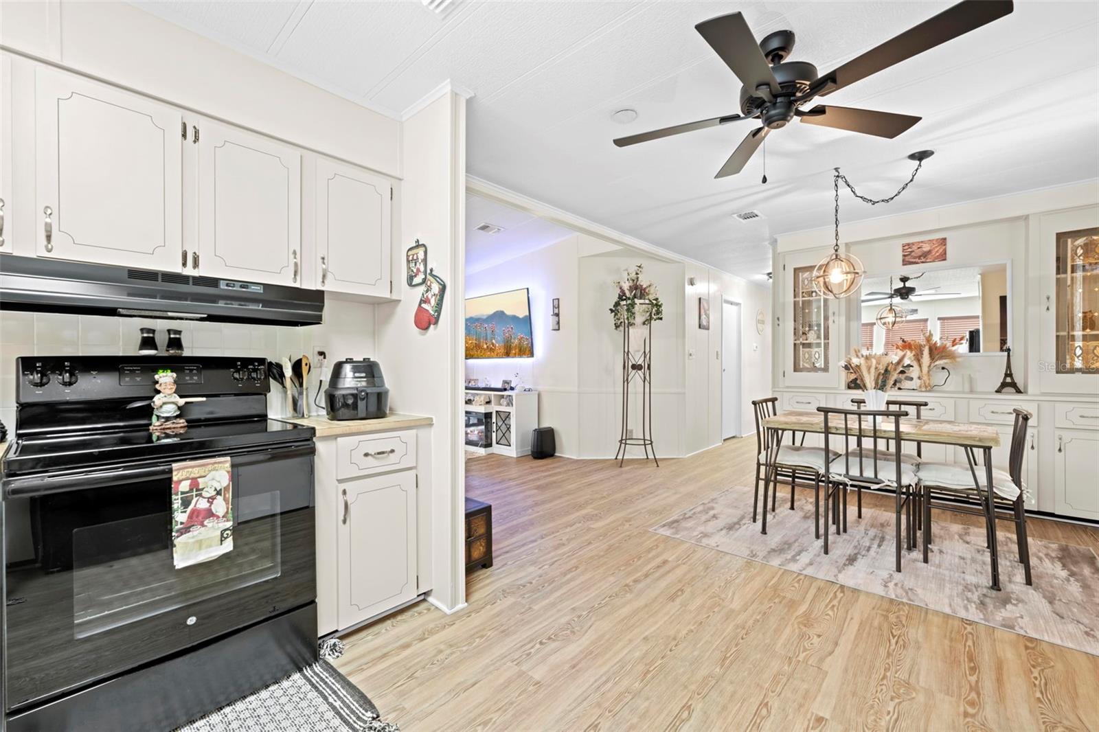 Image 21 of 38 For 14274 Sandhurst Street