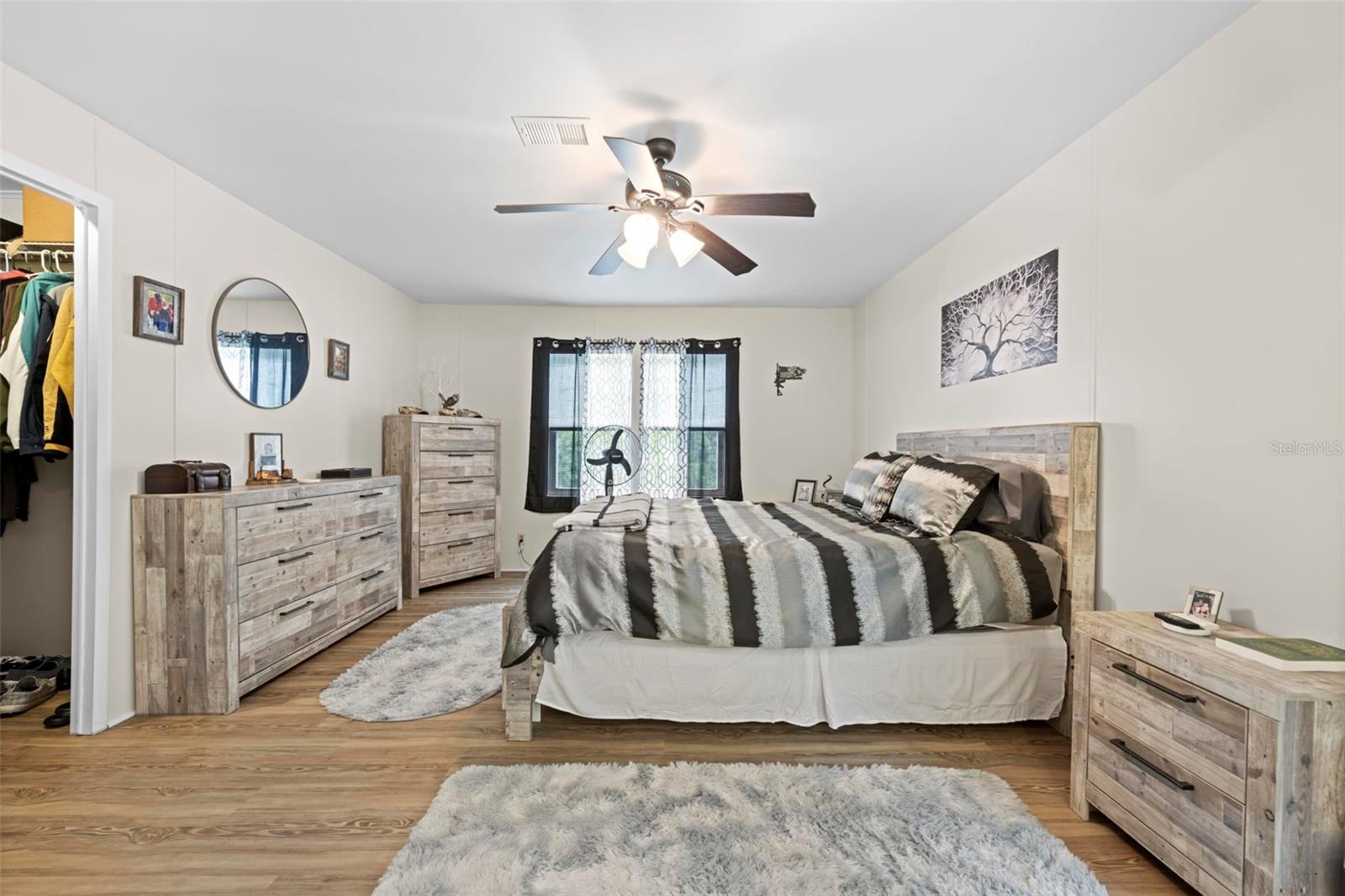 Image 3 of 38 For 14274 Sandhurst Street